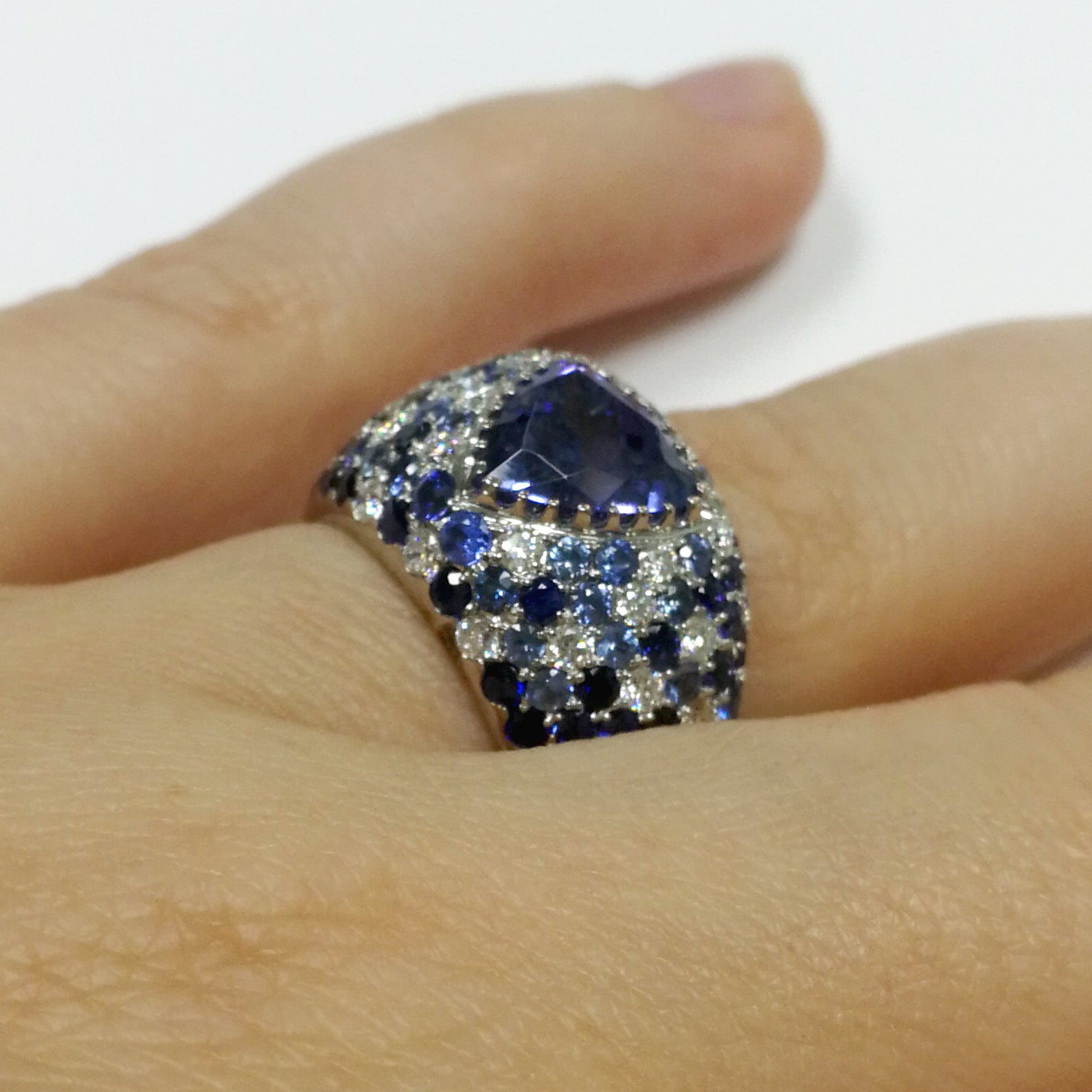 Tanzanite, Diamonds, Sapphires 18K White Gold Ring, R 0073-0