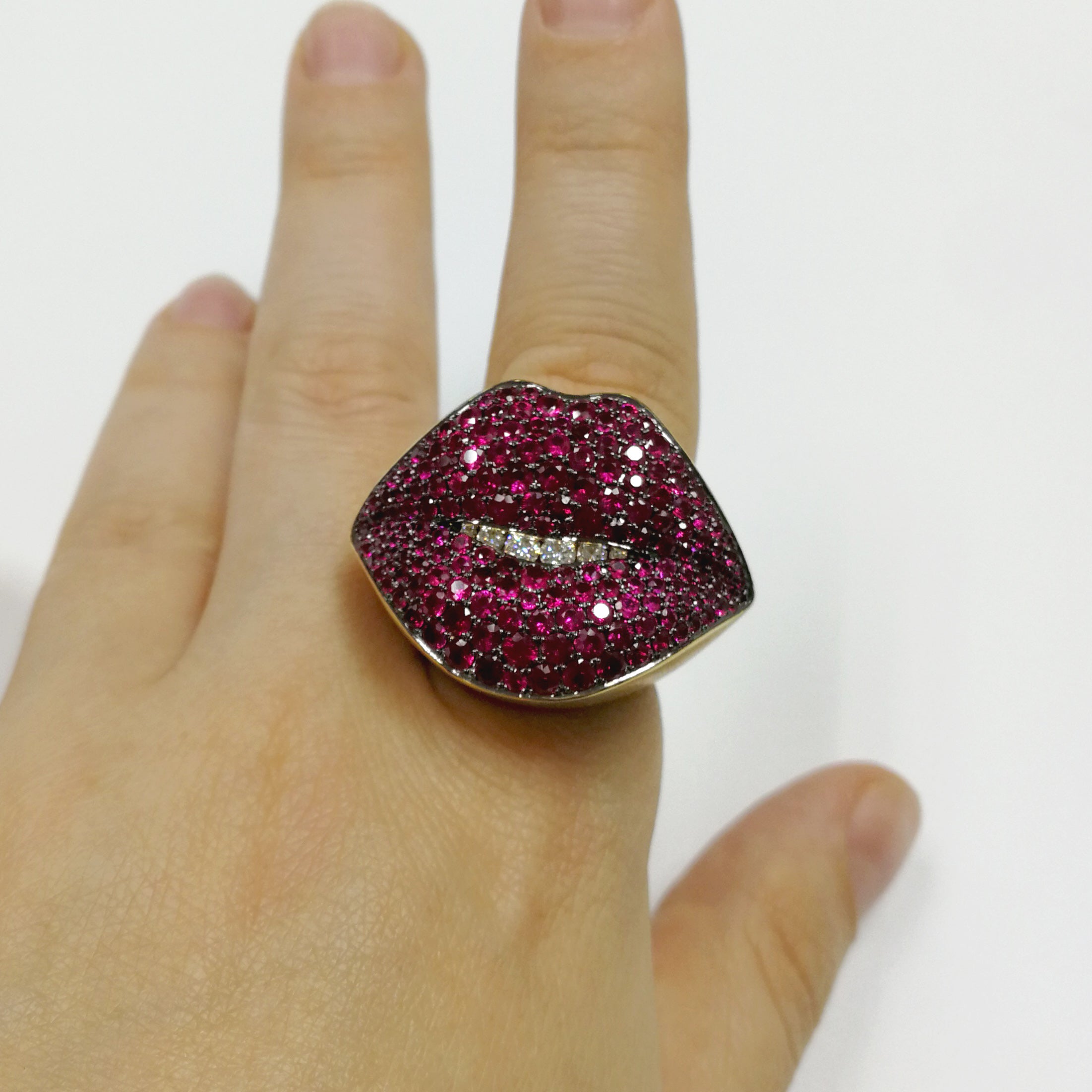 Ruby, Diamonds 18K Yellow Gold Ring, R 0077-2