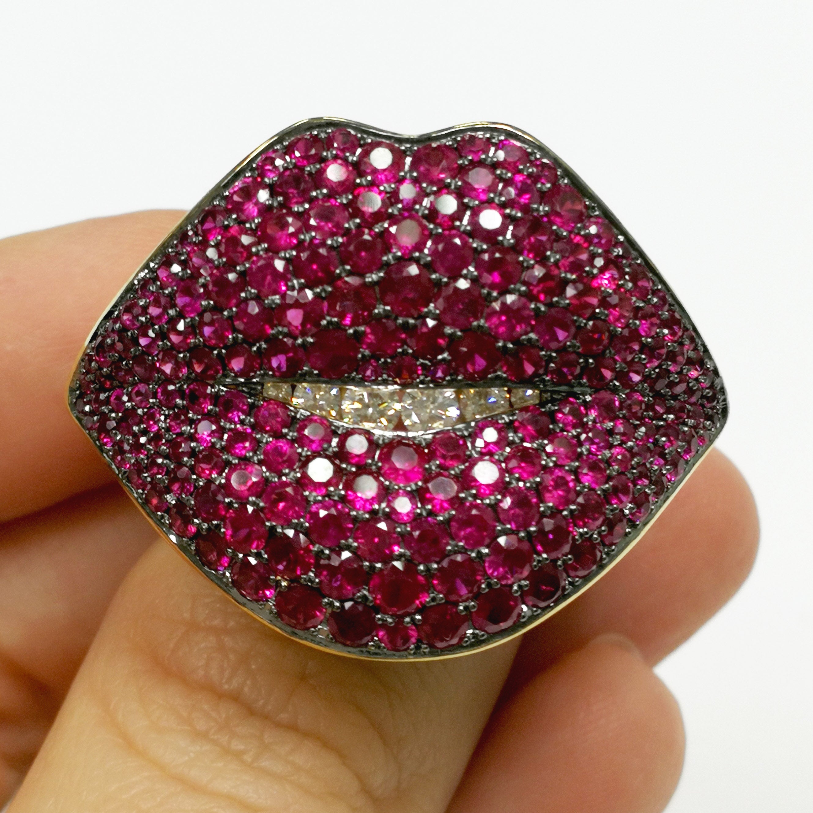 Ruby, Diamonds 18K Yellow Gold Ring, R 0077-2