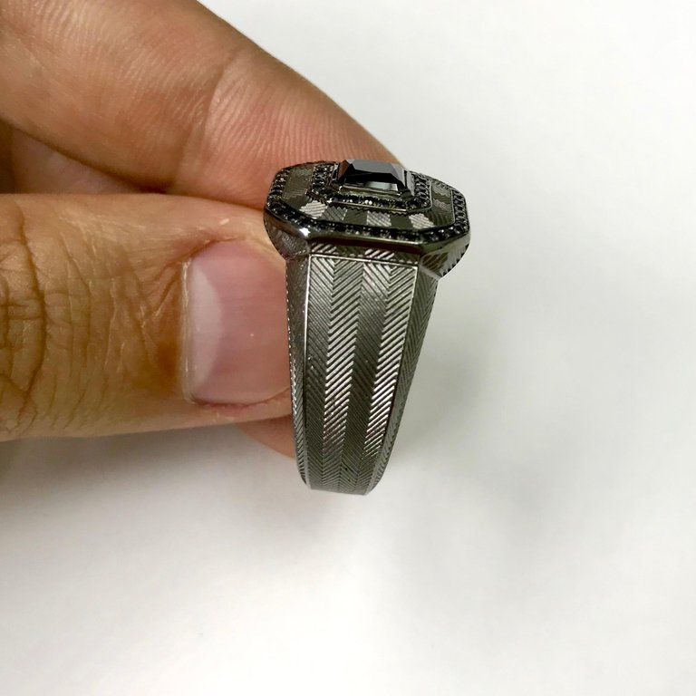 Spinel, Black Diamonds Mens 18K Black Gold, Ring, R 0106-1