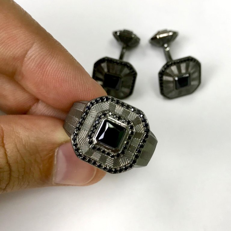 Spinel, Black Diamonds Mens 18K Black Gold, Ring, R 0106-1
