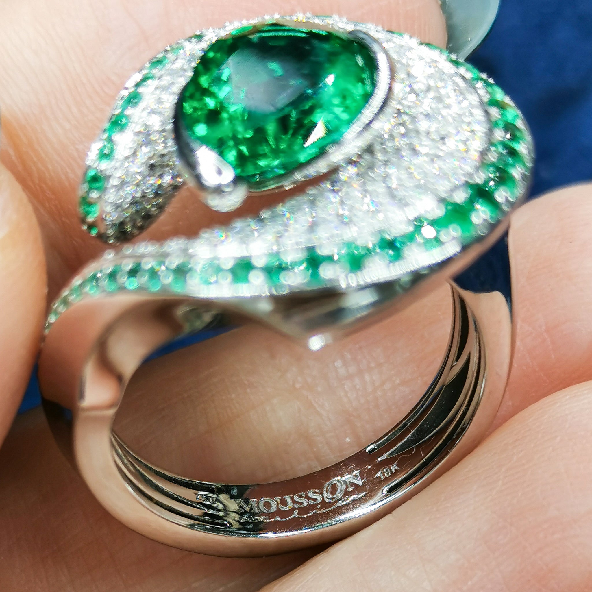 Emerald, Diamonds 18K White Gold Ring, R 0120-0