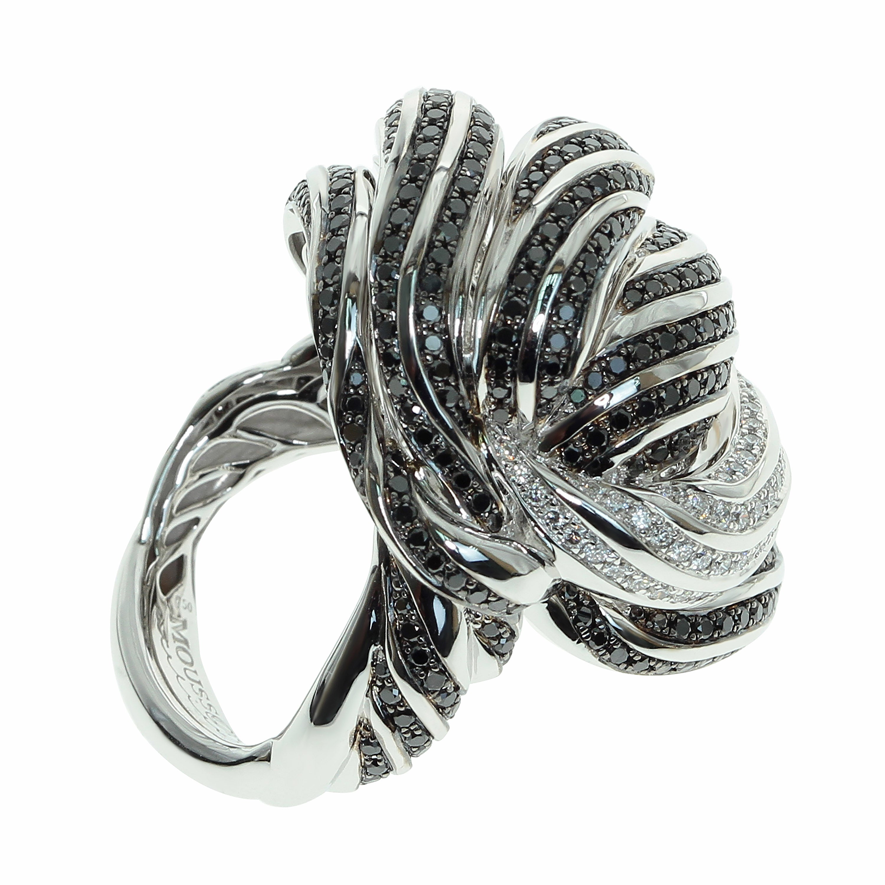 Black and White Diamonds 18K White Gold Ring, R 0124-0