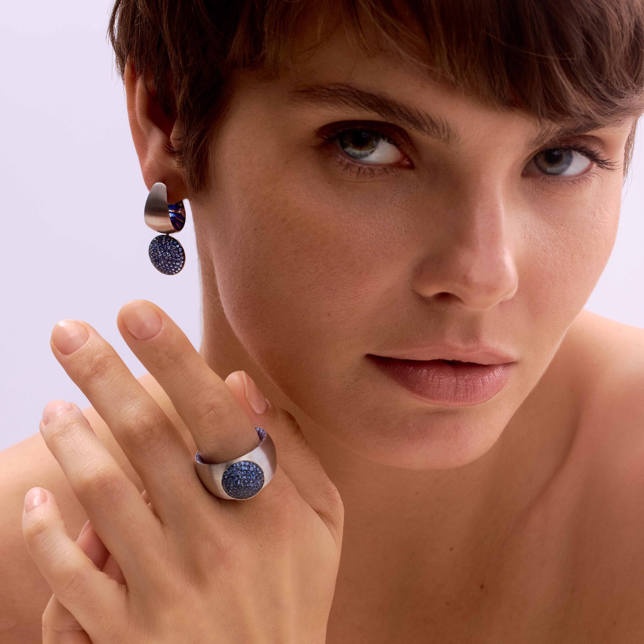 Sapphire, Enamel 18K White Gold Ring, R 0178-71
