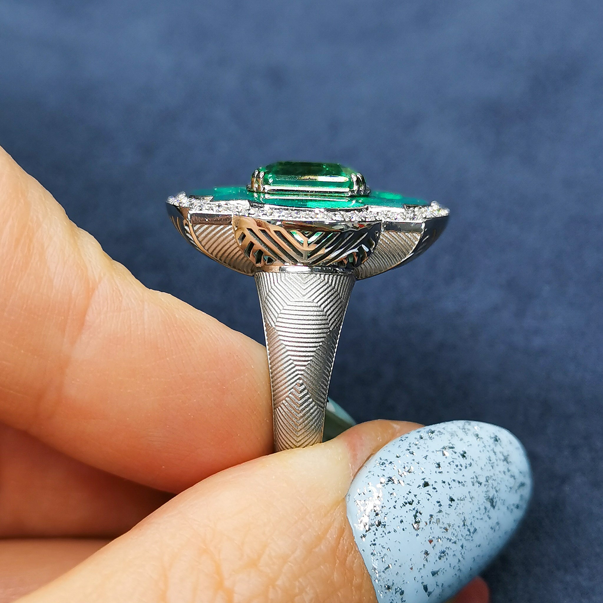 Emerald, Diamonds 18K White Gold Ring, R 0117-10
