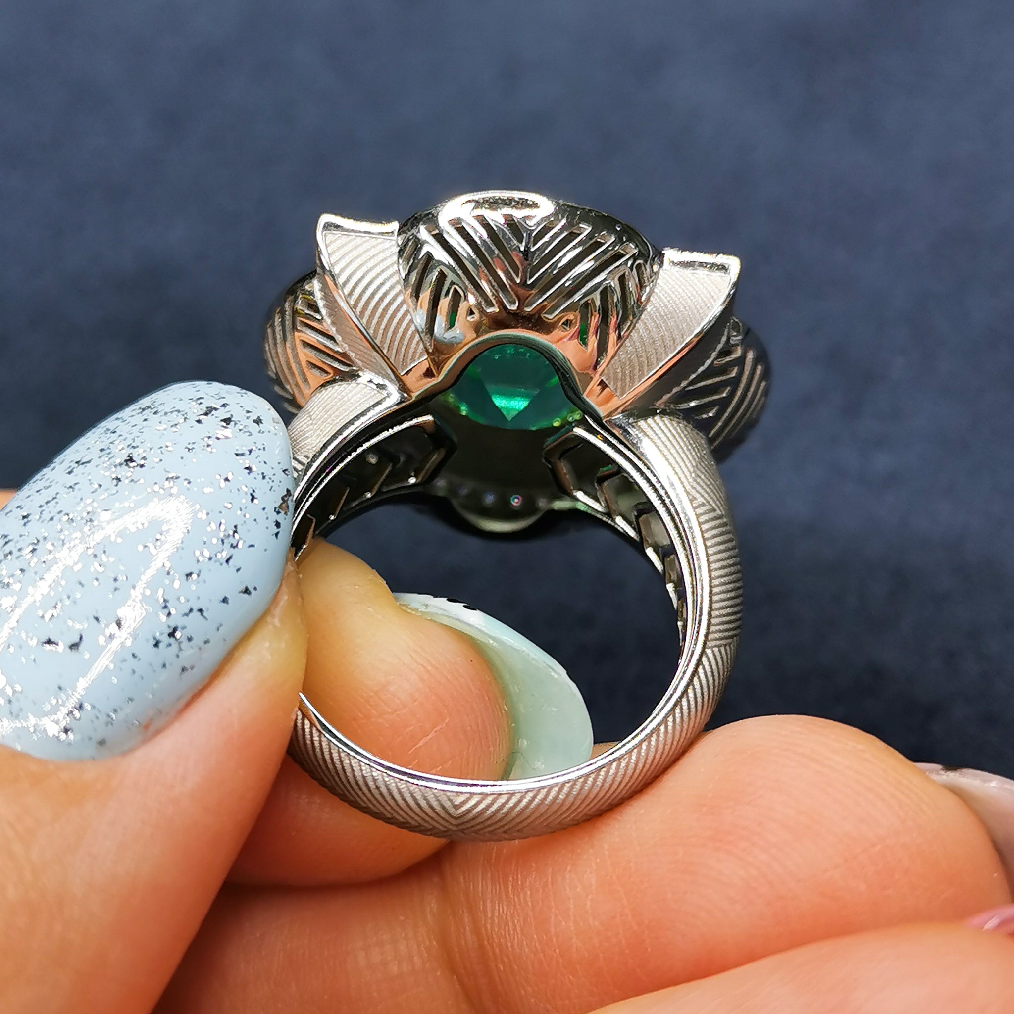 Emerald, Diamonds 18K White Gold Ring, R 0117-10