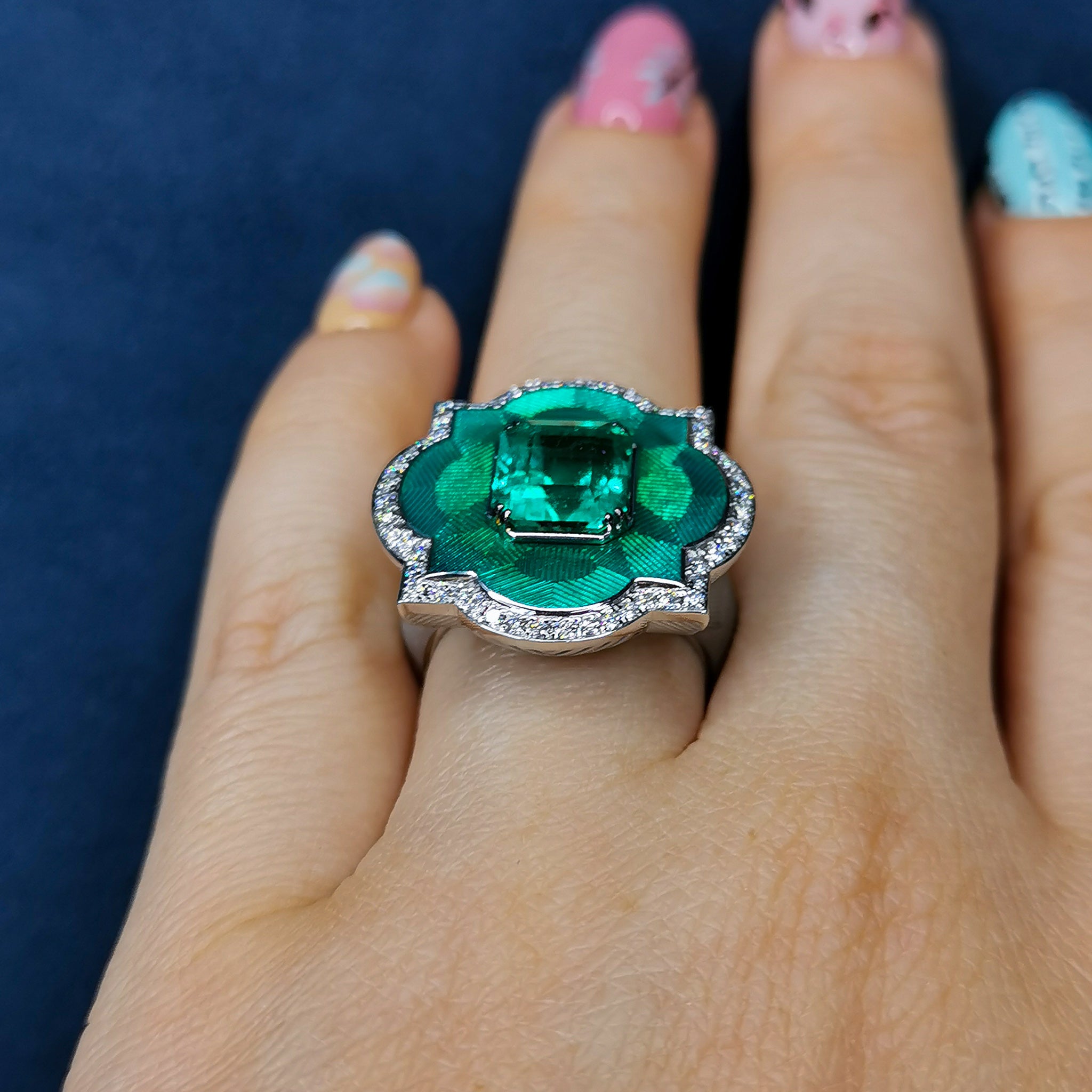 Emerald, Diamonds 18K White Gold Ring, R 0117-10