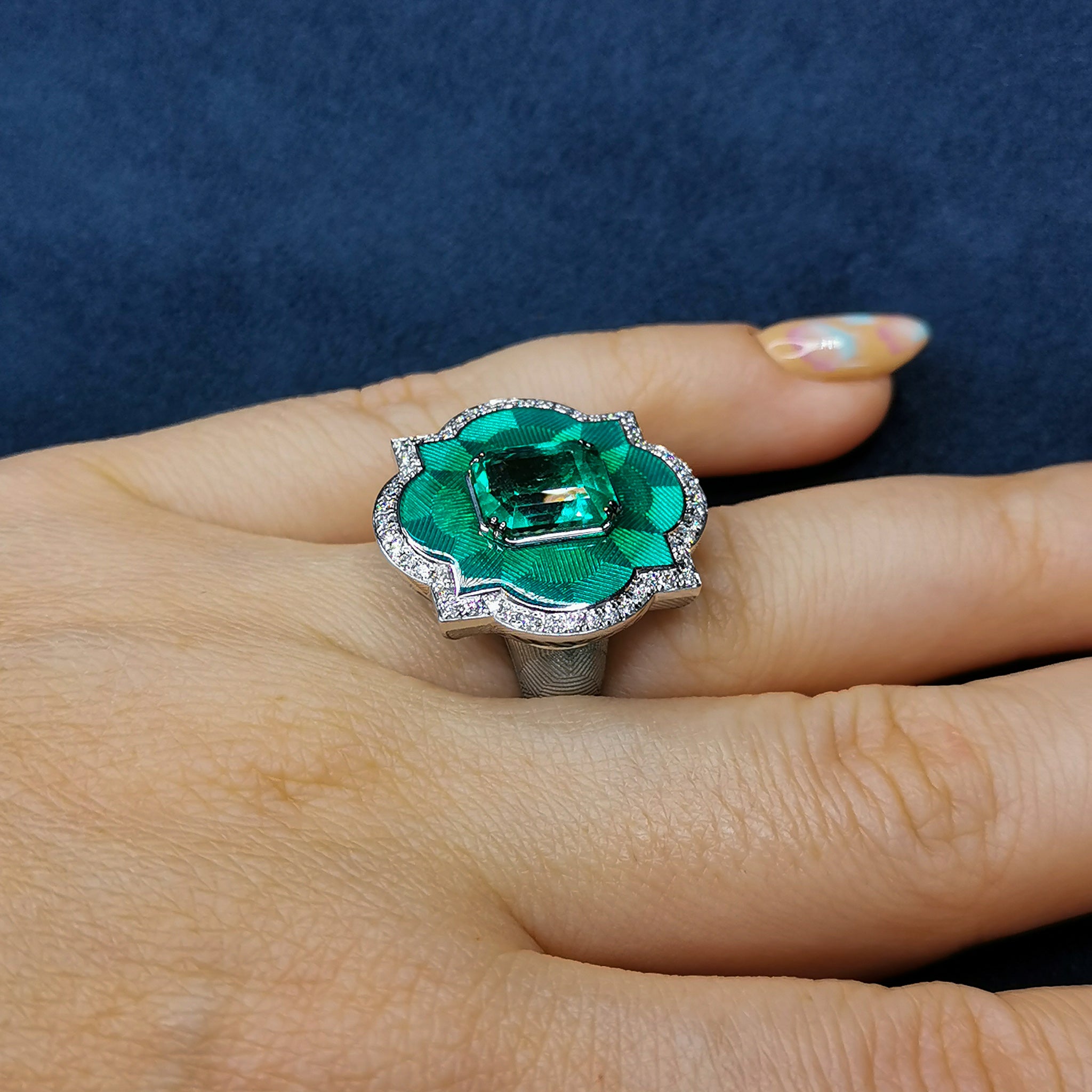 Emerald, Diamonds 18K White Gold Ring, R 0117-10