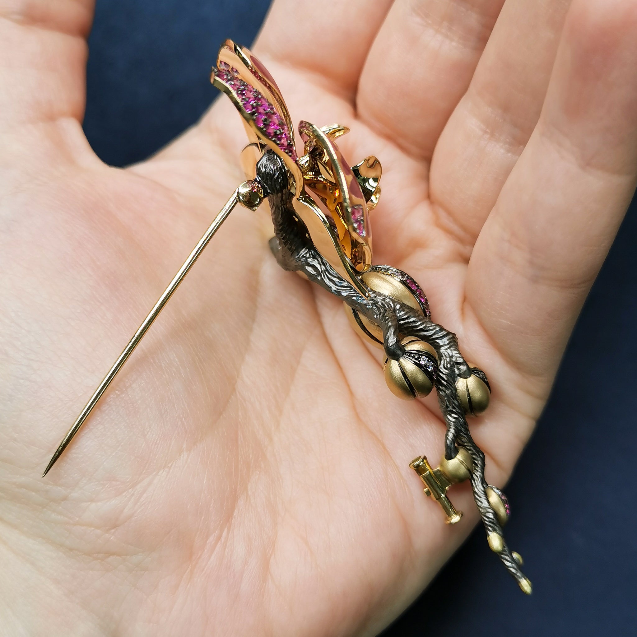 Enamel, Pink Sapphires, Diamonds 18K Yellow Gold Brooch, Brs 0275-2