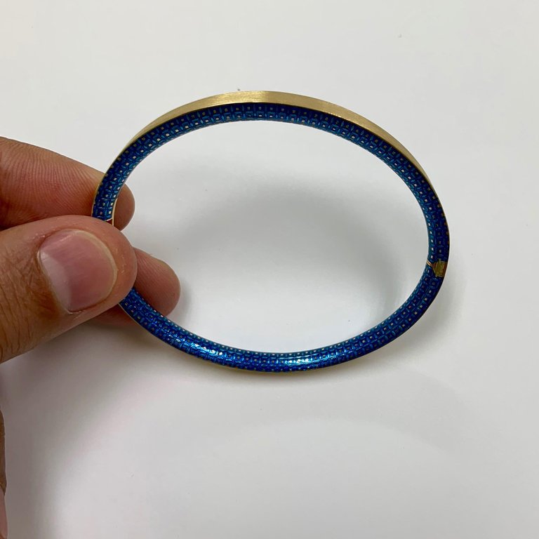 18K Yellow Gold, Enamel, Bangle