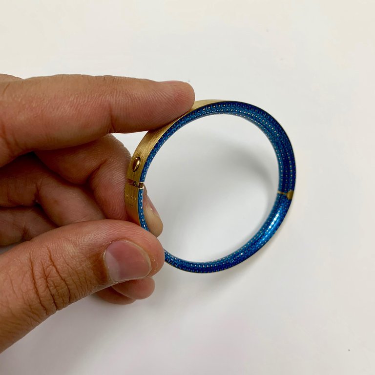 18K Yellow Gold, Enamel, Bangle