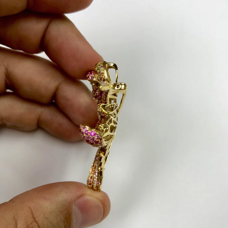 Diamonds, Pink, Yellow and Orange Sapphires 18K Yellow Gold Maple Leaf Brooch/Pendant, Brs 0042-0