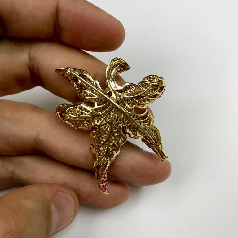 Diamonds, Pink, Yellow and Orange Sapphires 18K Yellow Gold Maple Leaf Brooch/Pendant, Brs 0042-0
