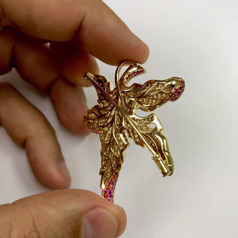 Diamonds, Pink, Yellow and Orange Sapphires 18K Yellow Gold Maple Leaf Brooch/Pendant, Brs 0042-0