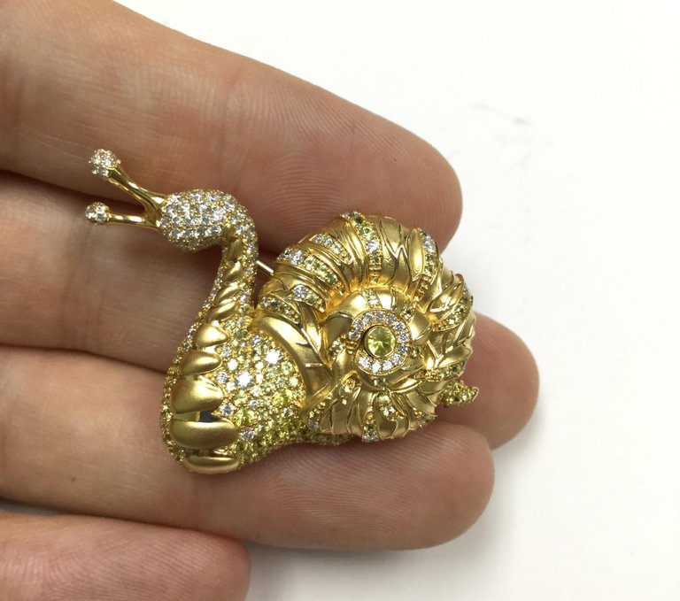 18K Yellow Gold, Yellow Sapphires, Diamonds Snail Brooch, Brs 0166-0