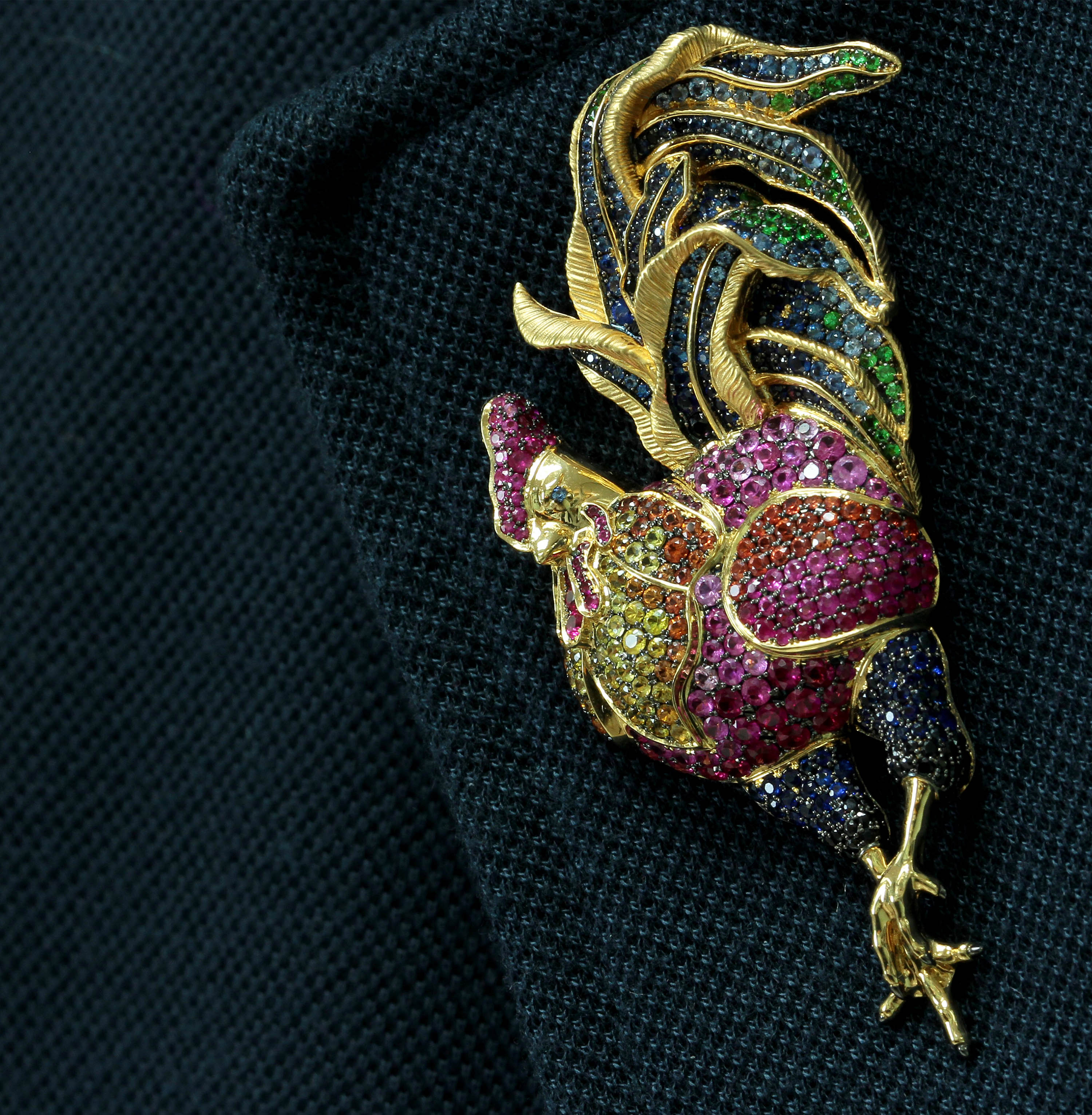 Brs 0173-0, 18K Yellow Gold, Multi-Color Sapphires Rooster Brooch