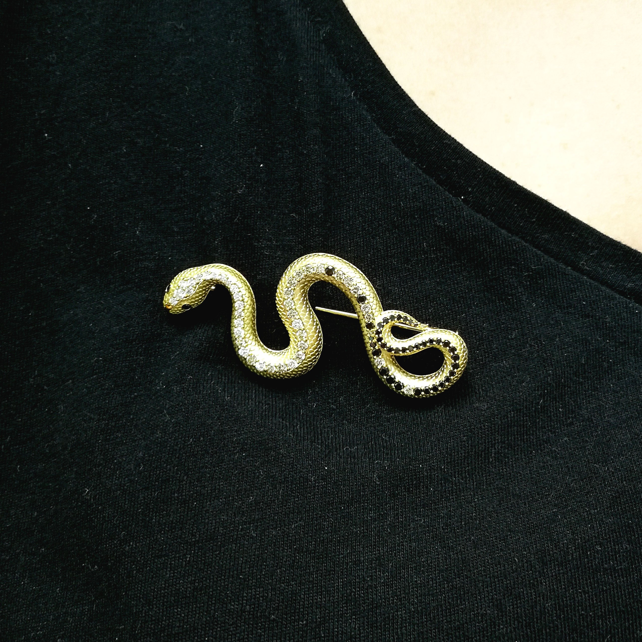 Diamonds 18K Yellow Gold Snake Brooch, Brs 0188-0