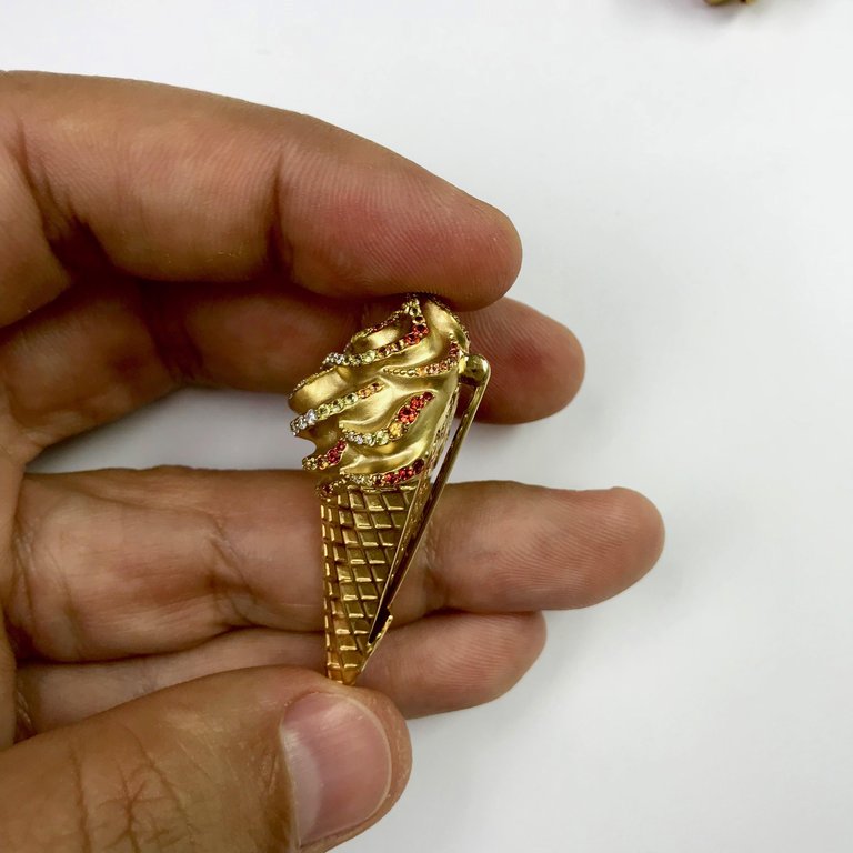 Orange and Yellow Sapphires, Diamonds 18K Yellow Gold Ice-cream Brooch, Brs 0214-2