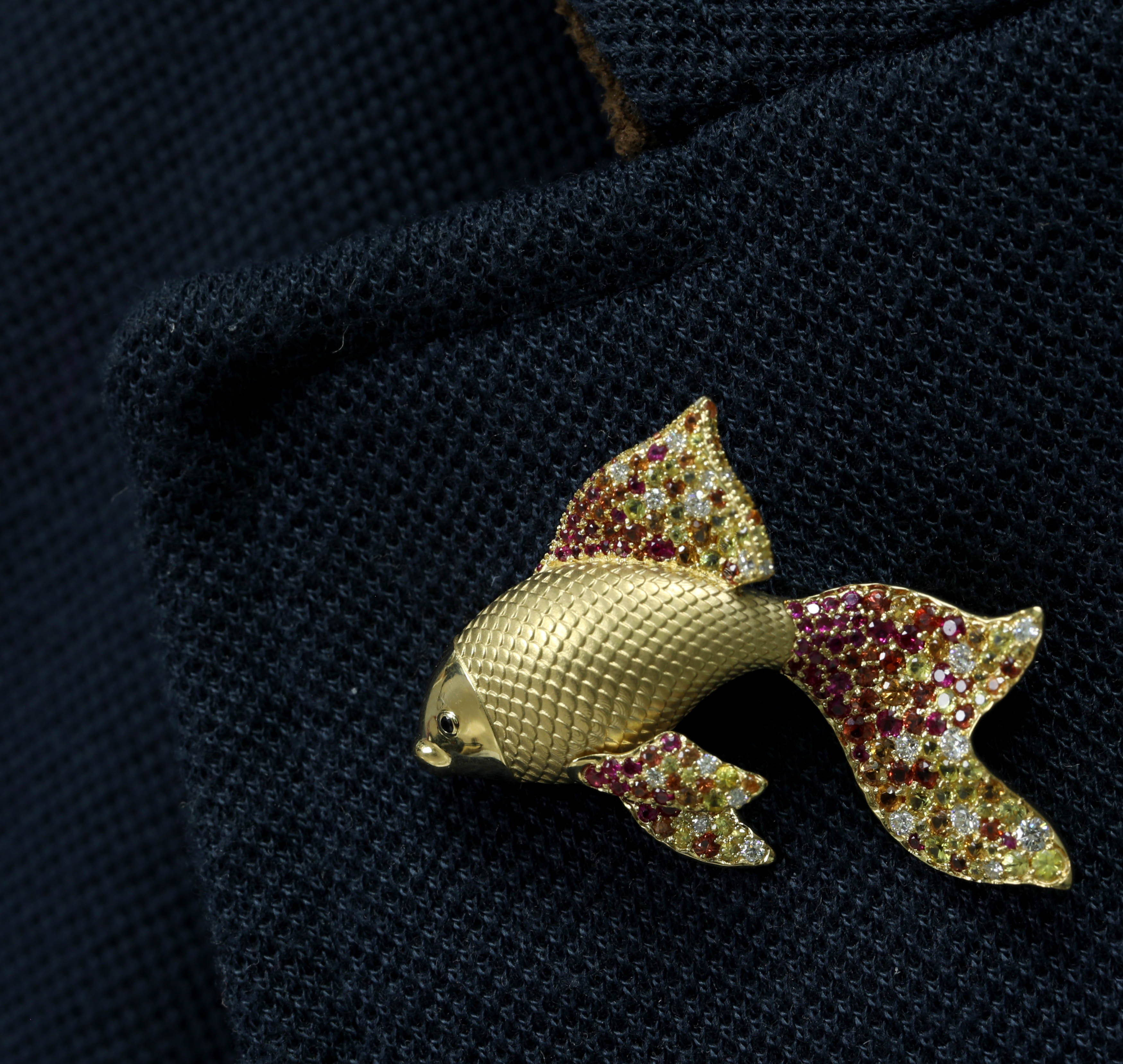 Diamonds, Sapphires 18K Yellow Gold Golden Fish Brooch, Brs 0251-2