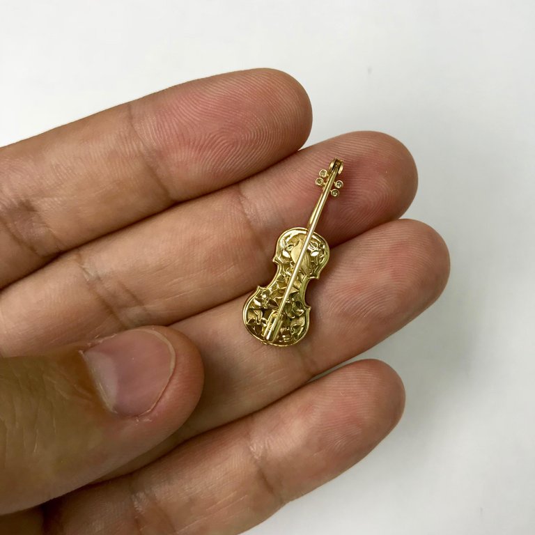 Enamel, Diamonds 18K Yellow Gold Mini Violin Brown Brooch, Brs 0267-10