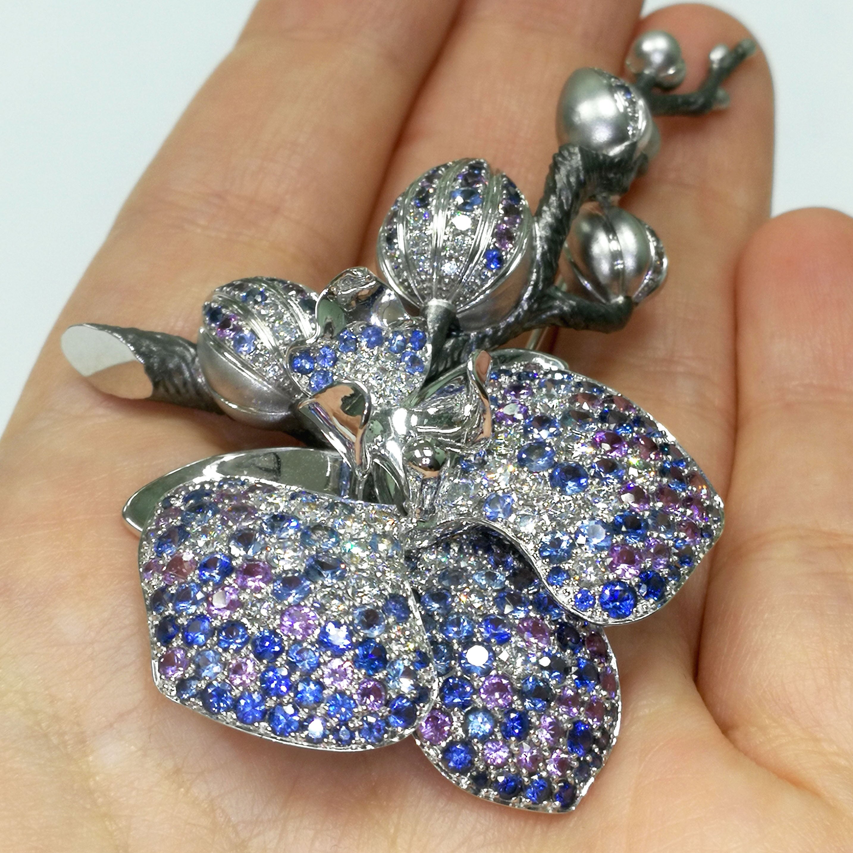 Sapphires, Diamonds 18K White Gold Brooch, Brs 0275-23