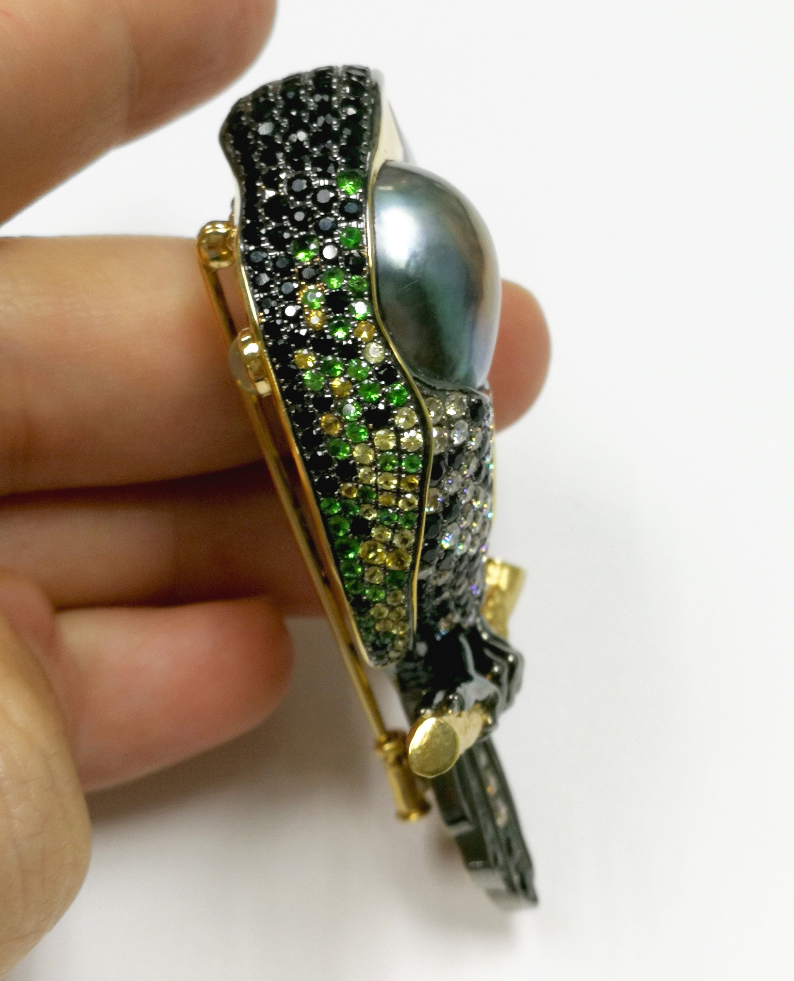 Tahiti Pearl, Enamel, Sapphires, Tsavorites, Diamonds 18K Yellow Gold Tucano Brooch, Brs 0300-0