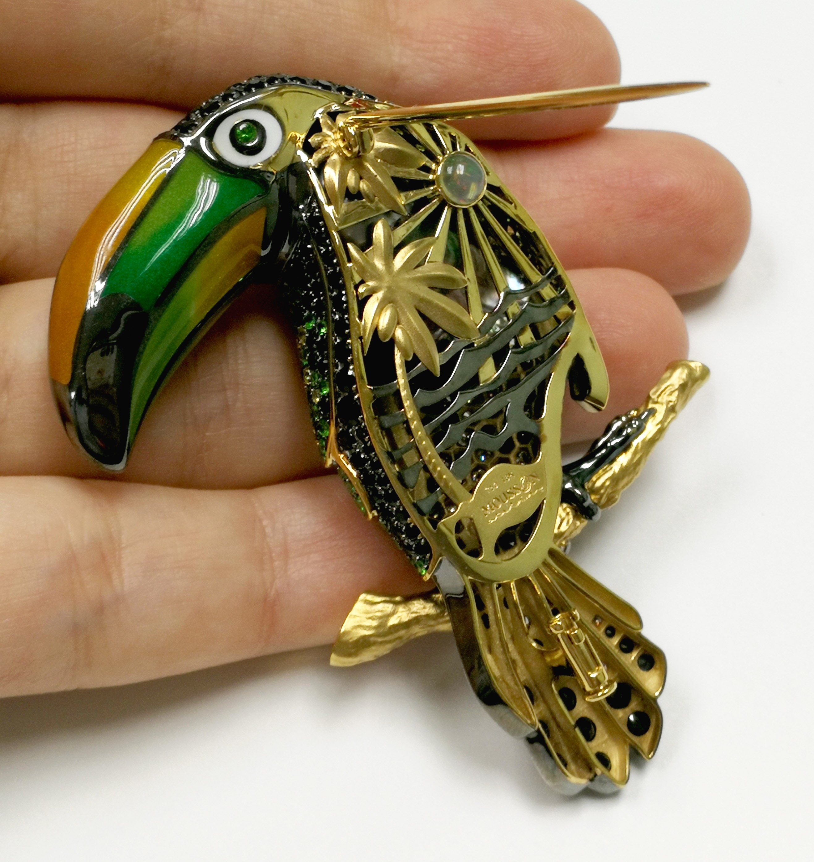 Tahiti Pearl, Enamel, Sapphires, Tsavorites, Diamonds 18K Yellow Gold Tucano Brooch, Brs 0300-0