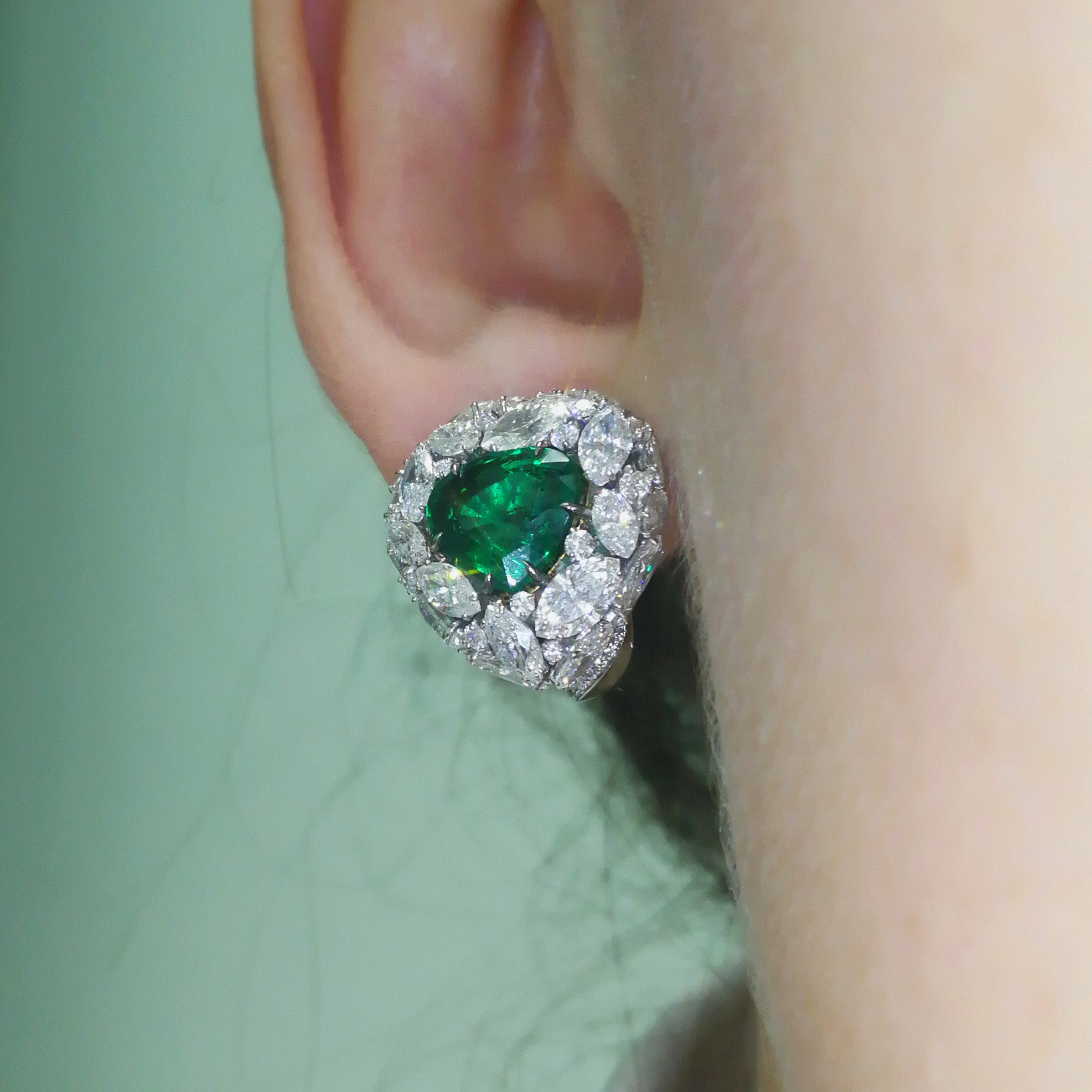 Emerald, Diamonds 18K White Gold Earrings, E 0114-0/1