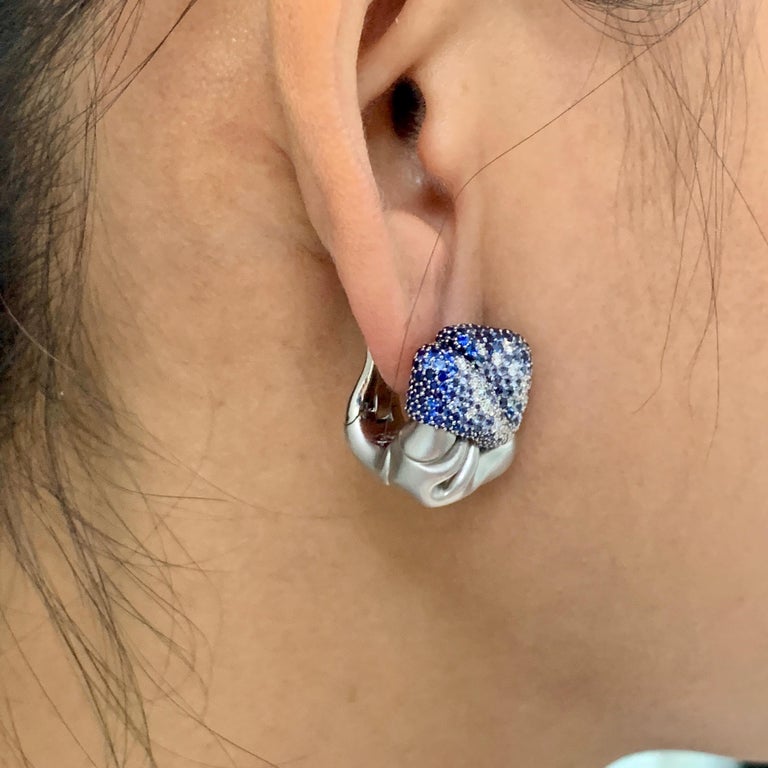 E 0132-0, 18K White Gold, Sapphires, Diamonds Ring