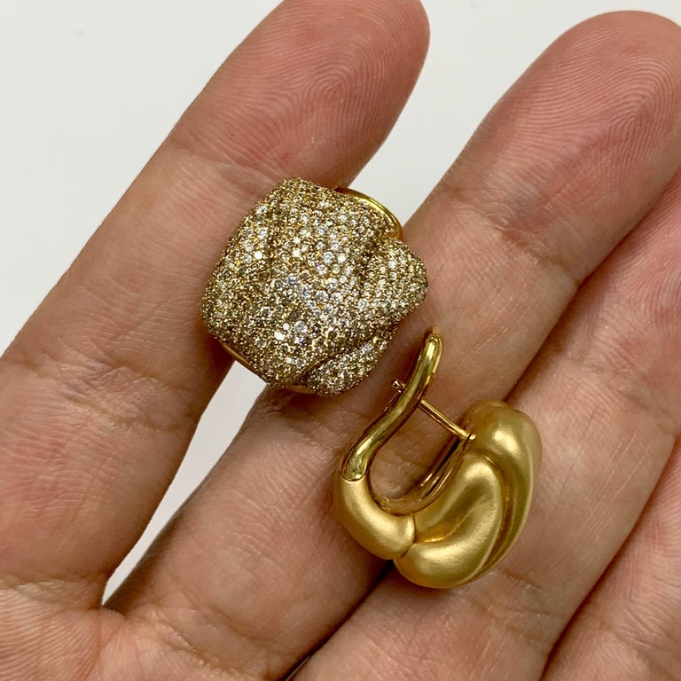 White and Champagne Diamonds 18K Yellow Gold Earrings, E 0132-1