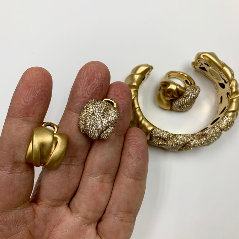 White and Champagne Diamonds 18K Yellow Gold Earrings, E 0132-1