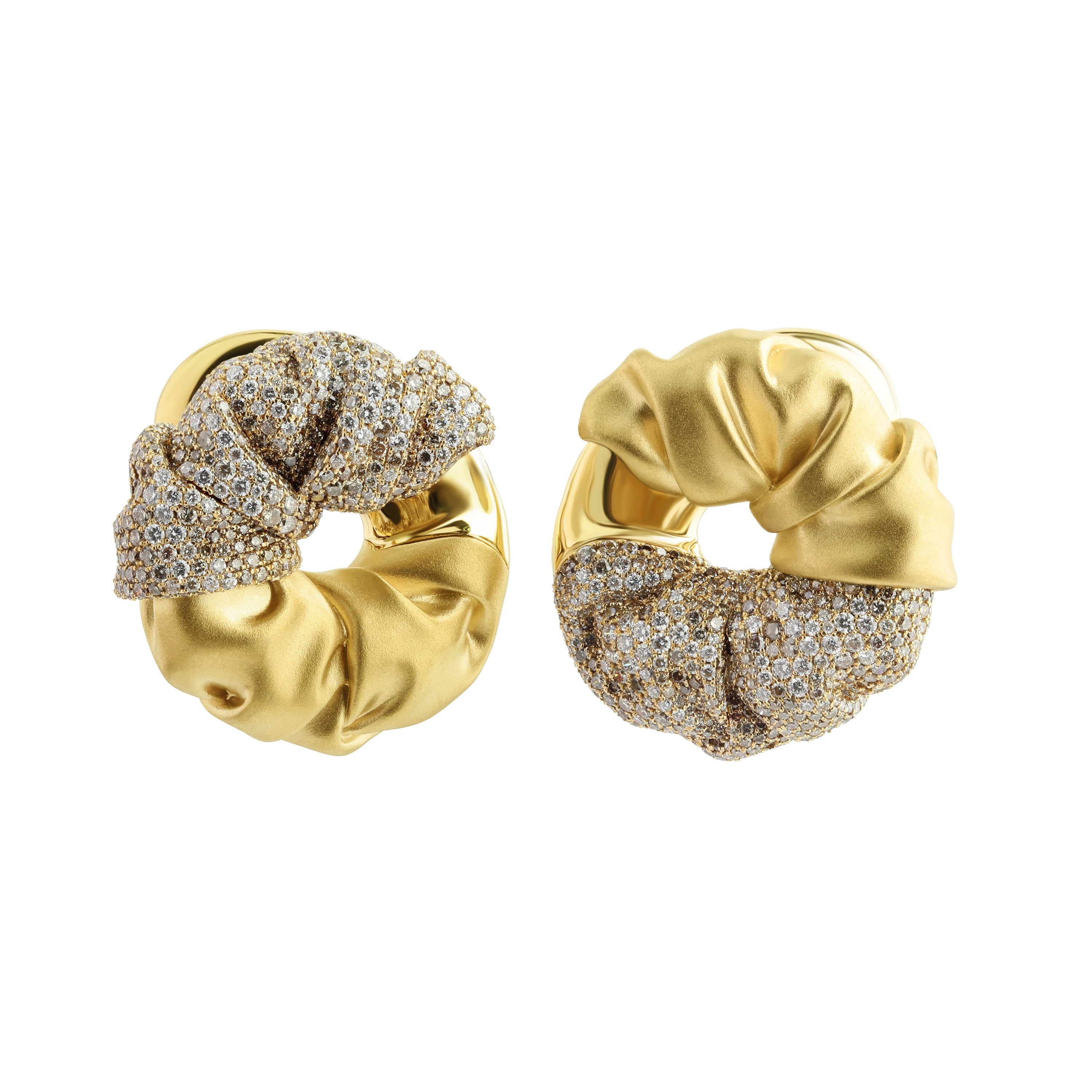 E 0132-3, 18K Yellow Gold, White and Champagne Diamonds Earrings