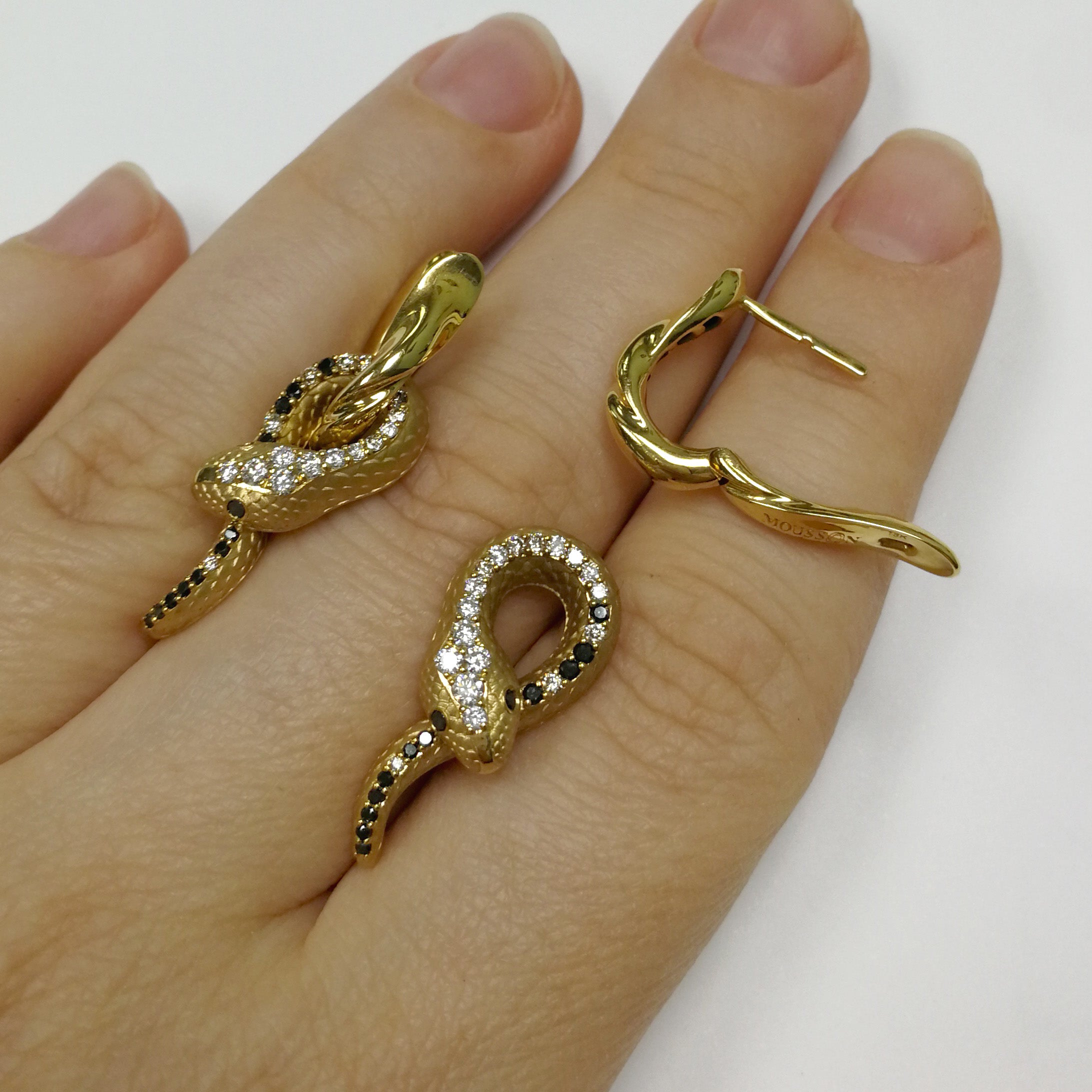 Diamonds 18K Yellow Gold Snake Earrings, E 0188-0