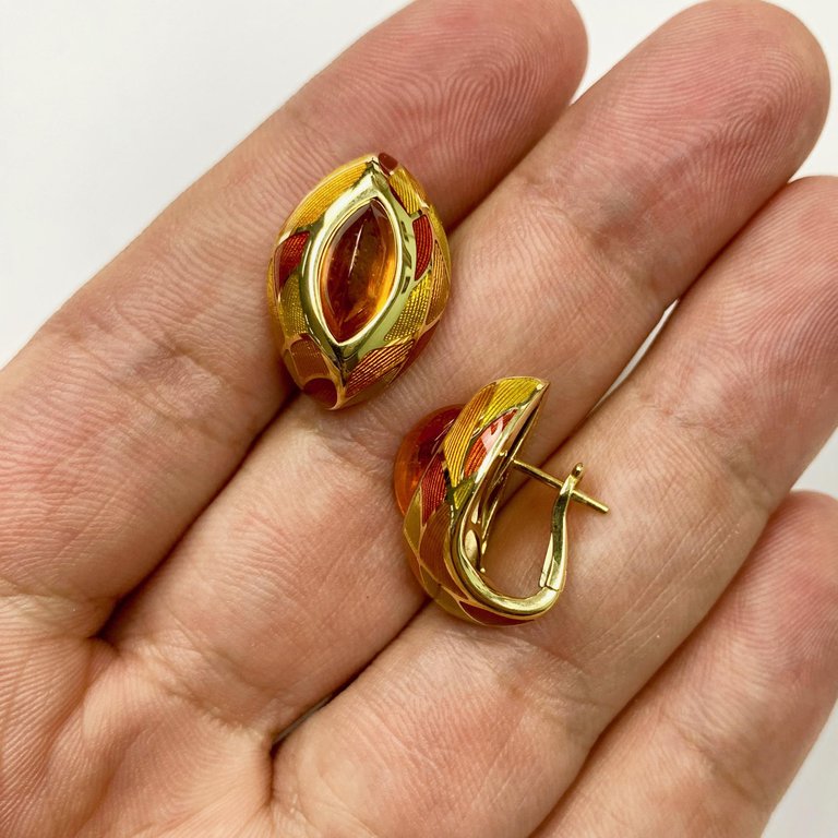 E 0261-0 18K Yellow Gold, Enamel, Spessartine Garnet Earrings