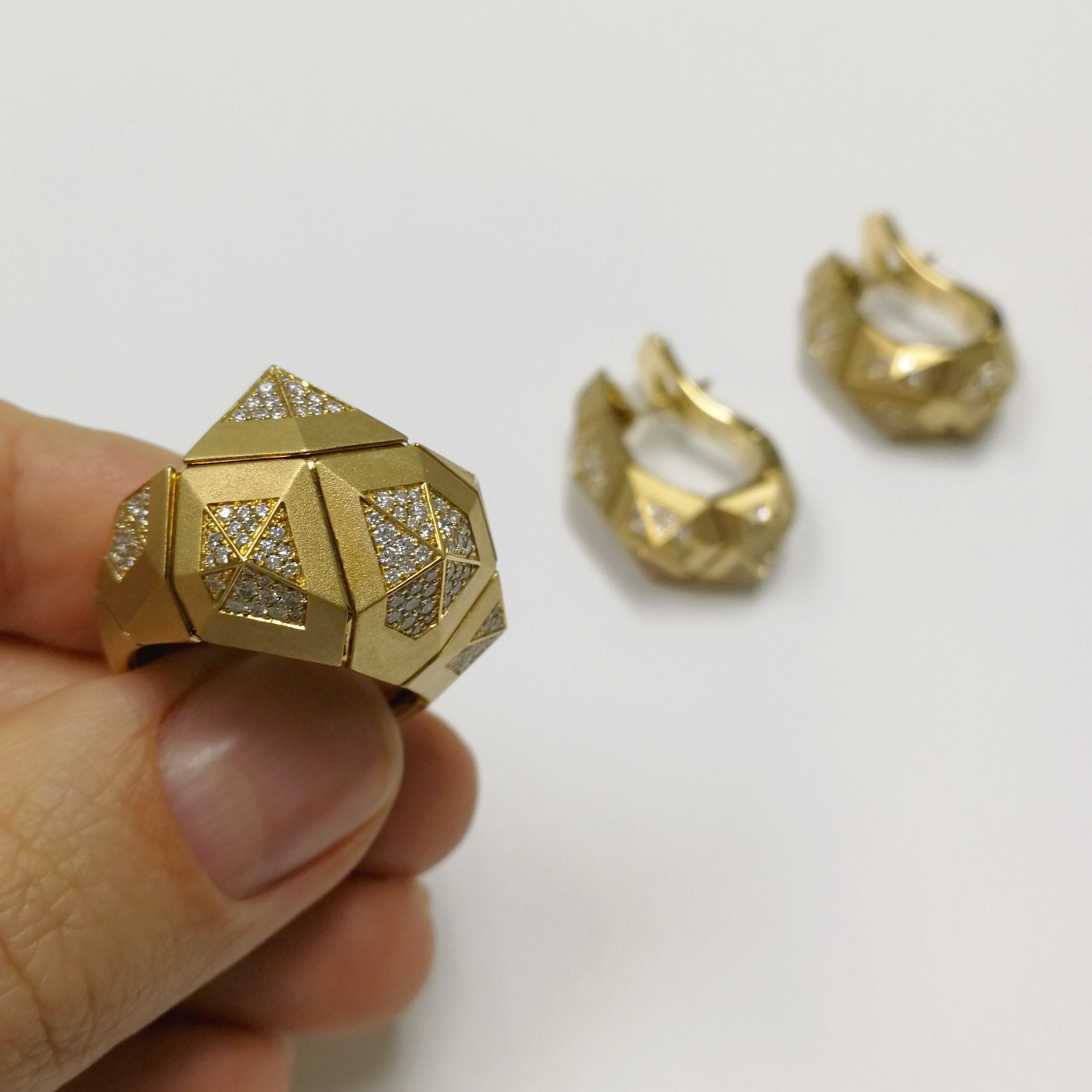 18K Yellow Gold, Diamonds Ring, R 0191-1
