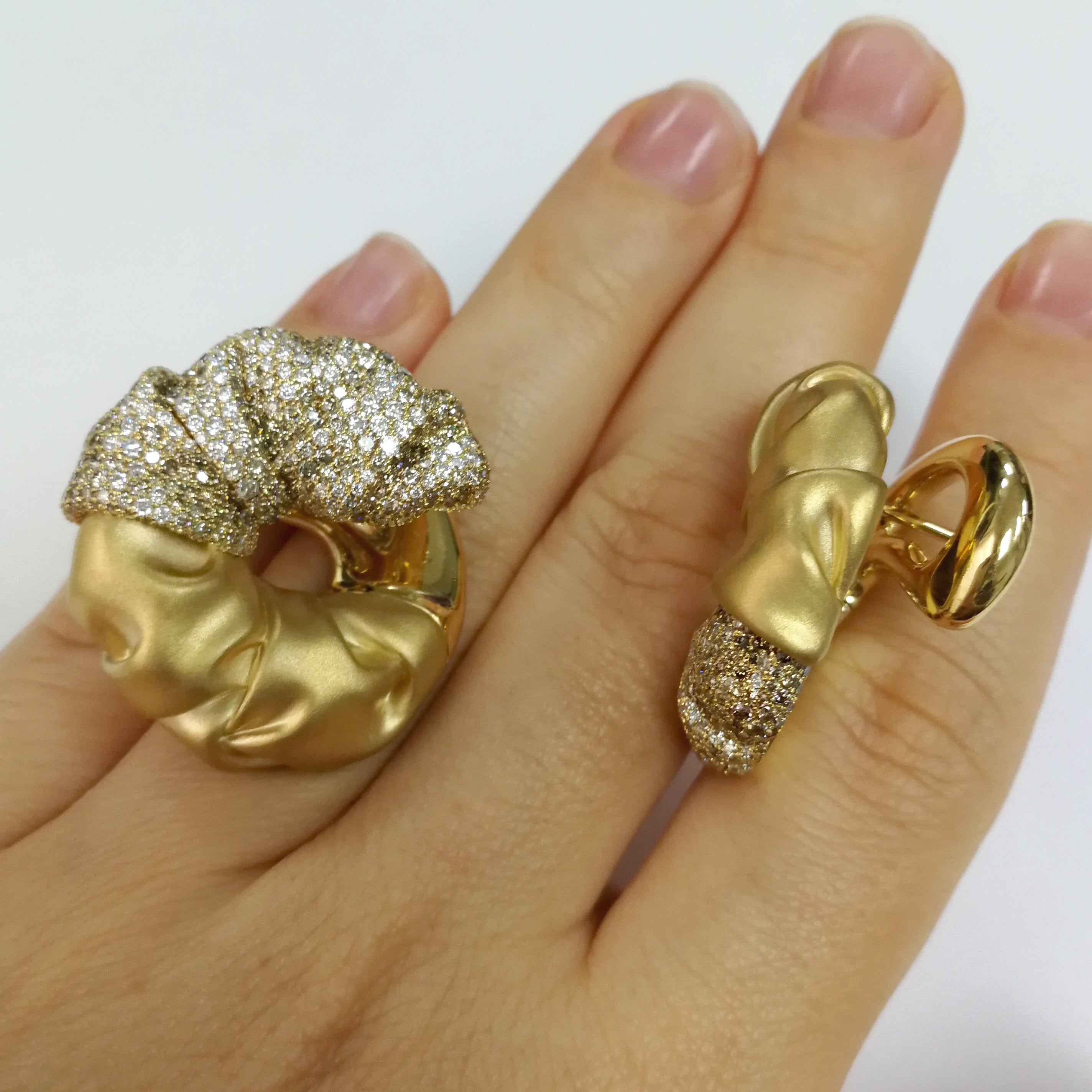 White and Champagne Diamonds 18K Yellow Gold Earrings, E 0132-3