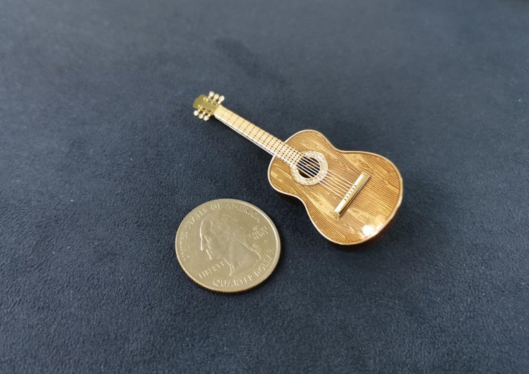 Enamel, Diamonds 18K Yellow Gold Spanish Guitar Brooch, Brs 0267-6