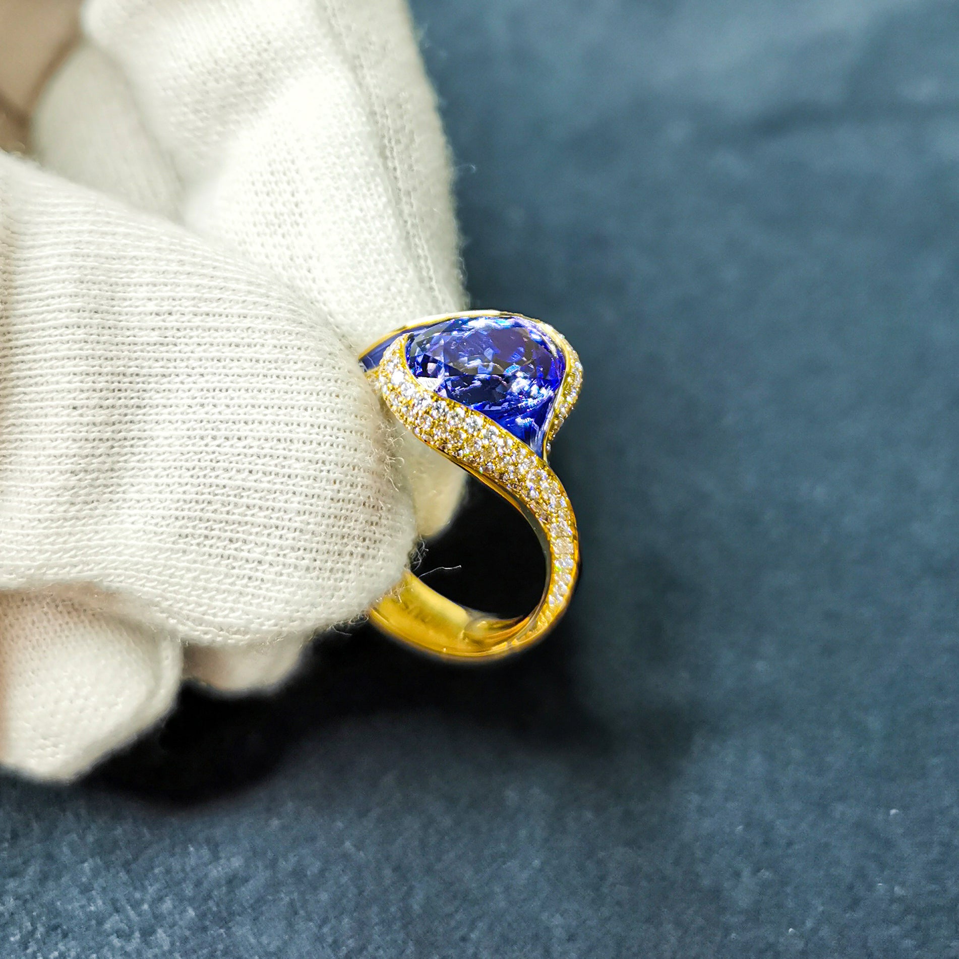 Tanzanite, Diamonds 18K Yellow Gold, Enamel Ring, R 0123-0
