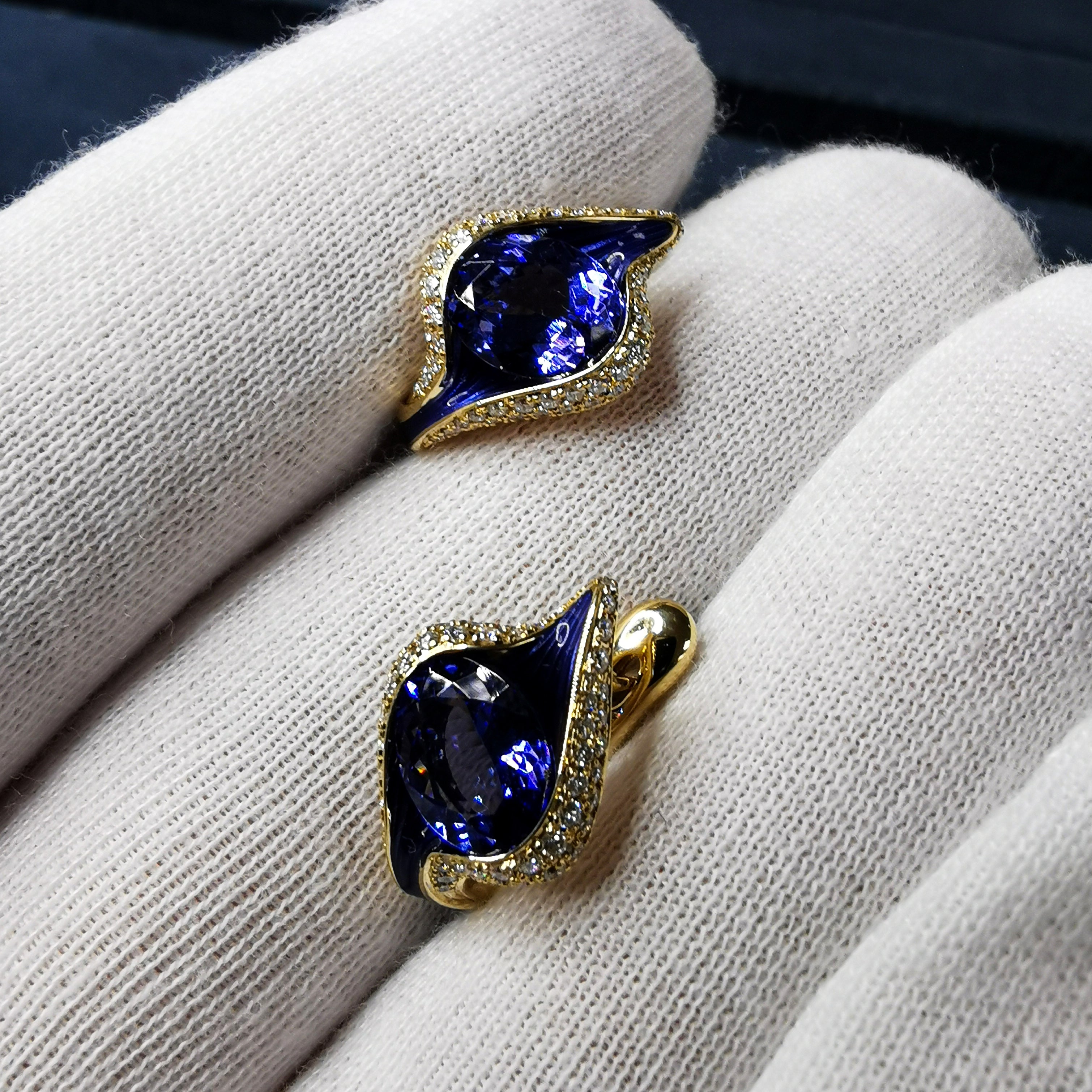 E 0123-0, 18K Yellow Gold, Enamel, Tanzanite, Diamonds Earrings