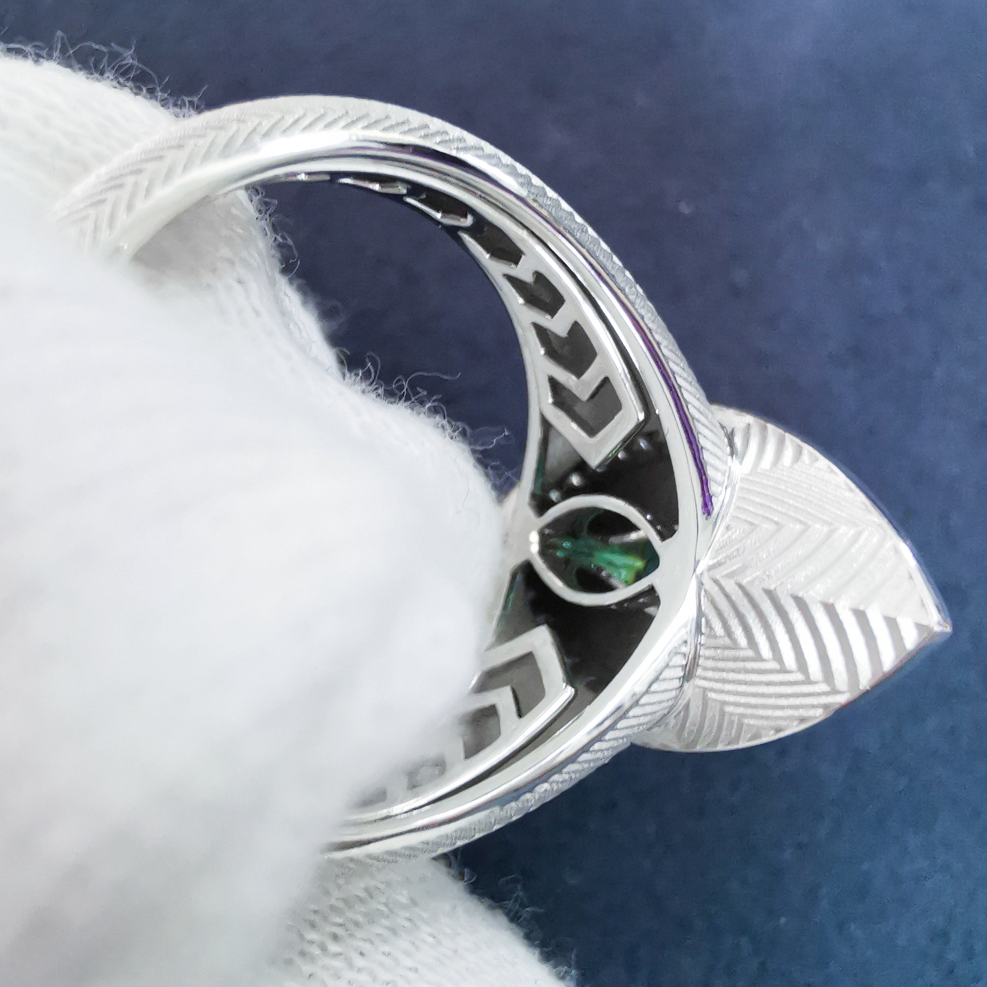 Enamel, Emerald, Diamonds 18K White Gold Ring, R 0084-11