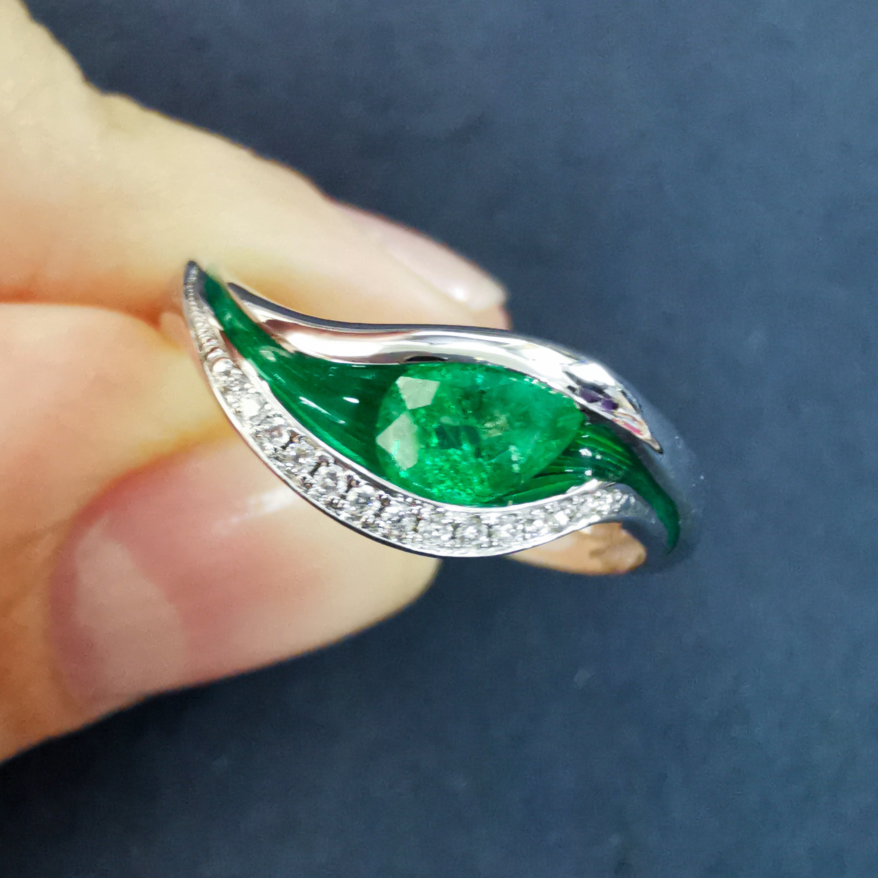 R 0123-7 18K White Gold, Enamel, Emerald, Diamonds Ring
