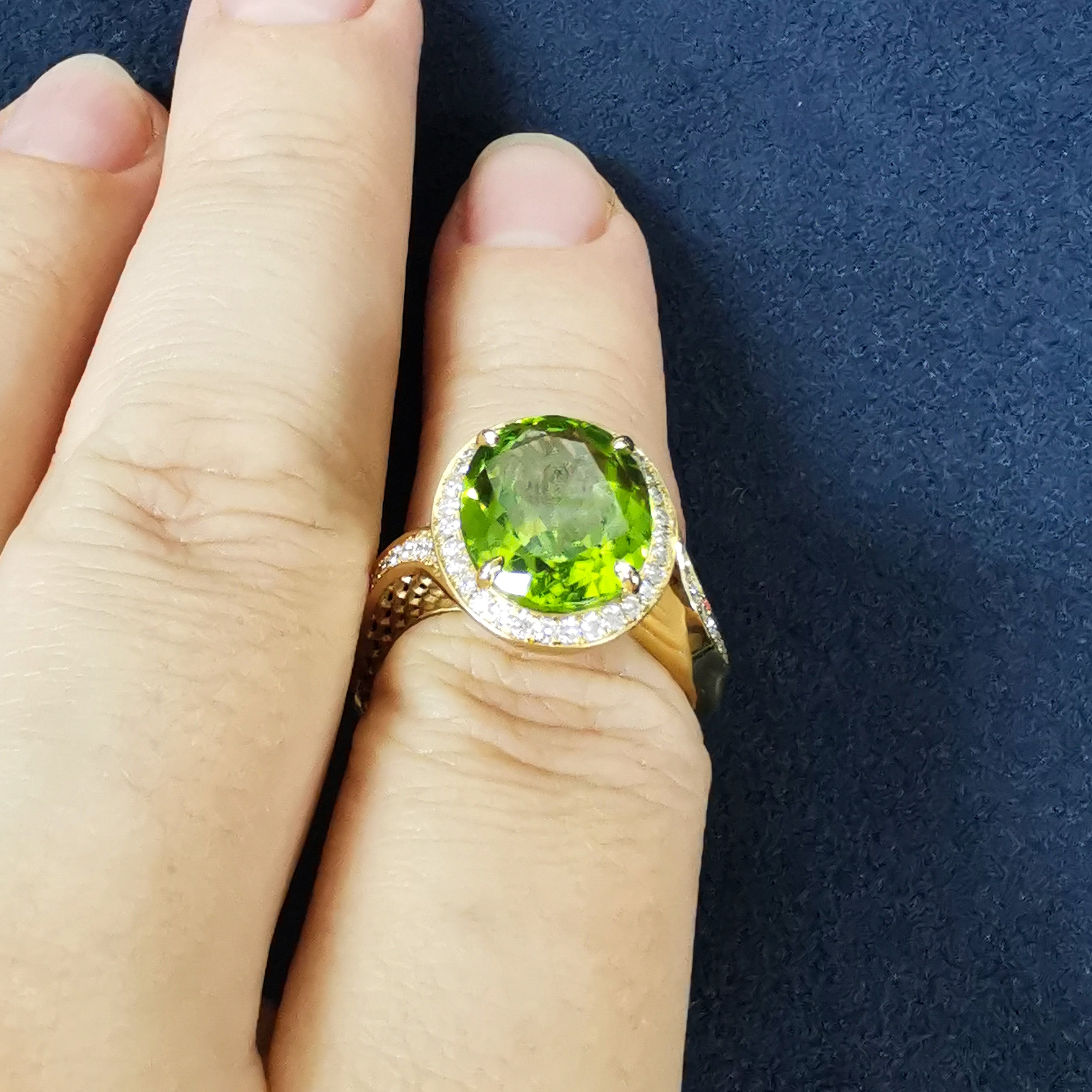 Peridot, Diamonds, 18K Yellow Gold Ring, R 0144-2