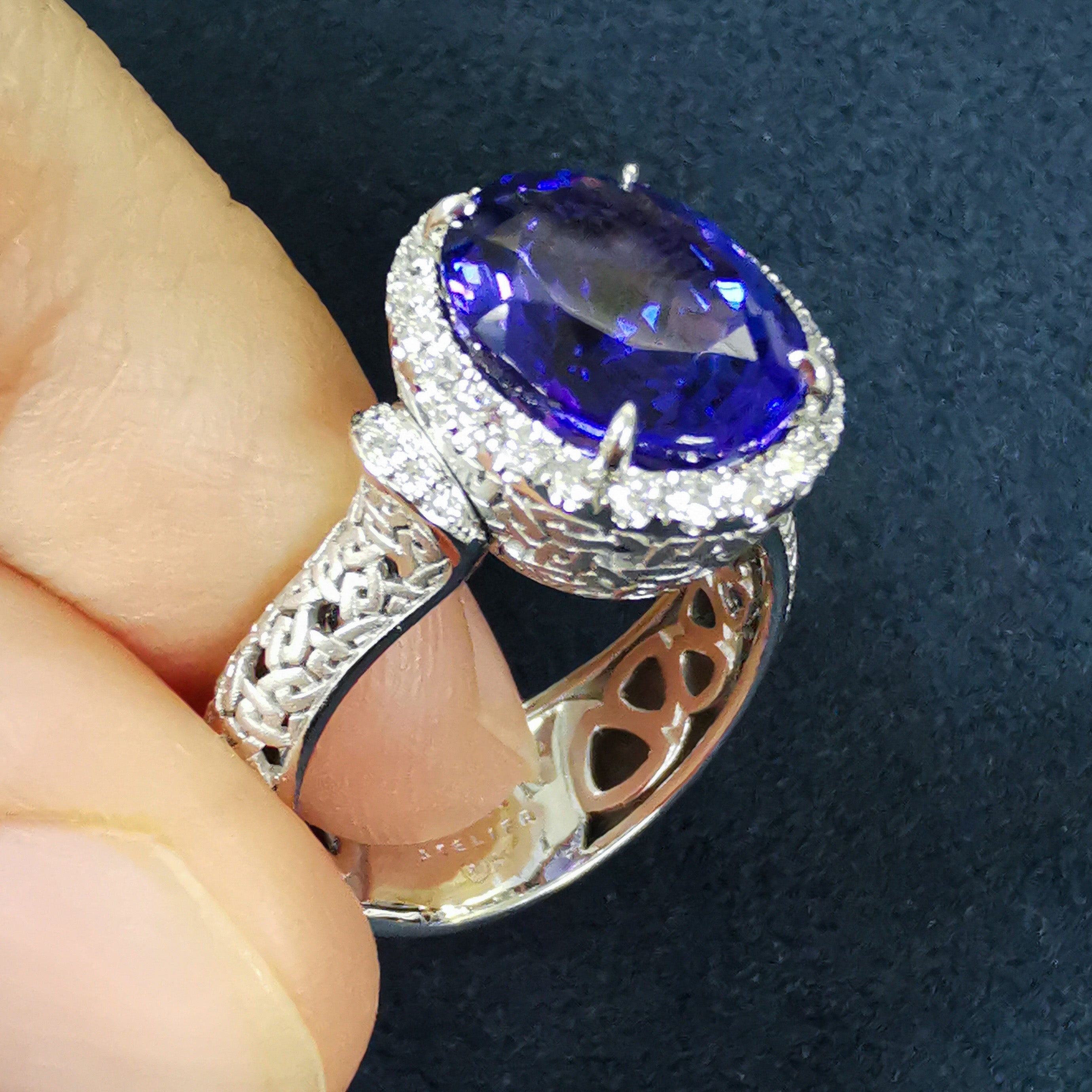 Tanzanite, Diamonds 18K White Gold Ring, R 0144-11