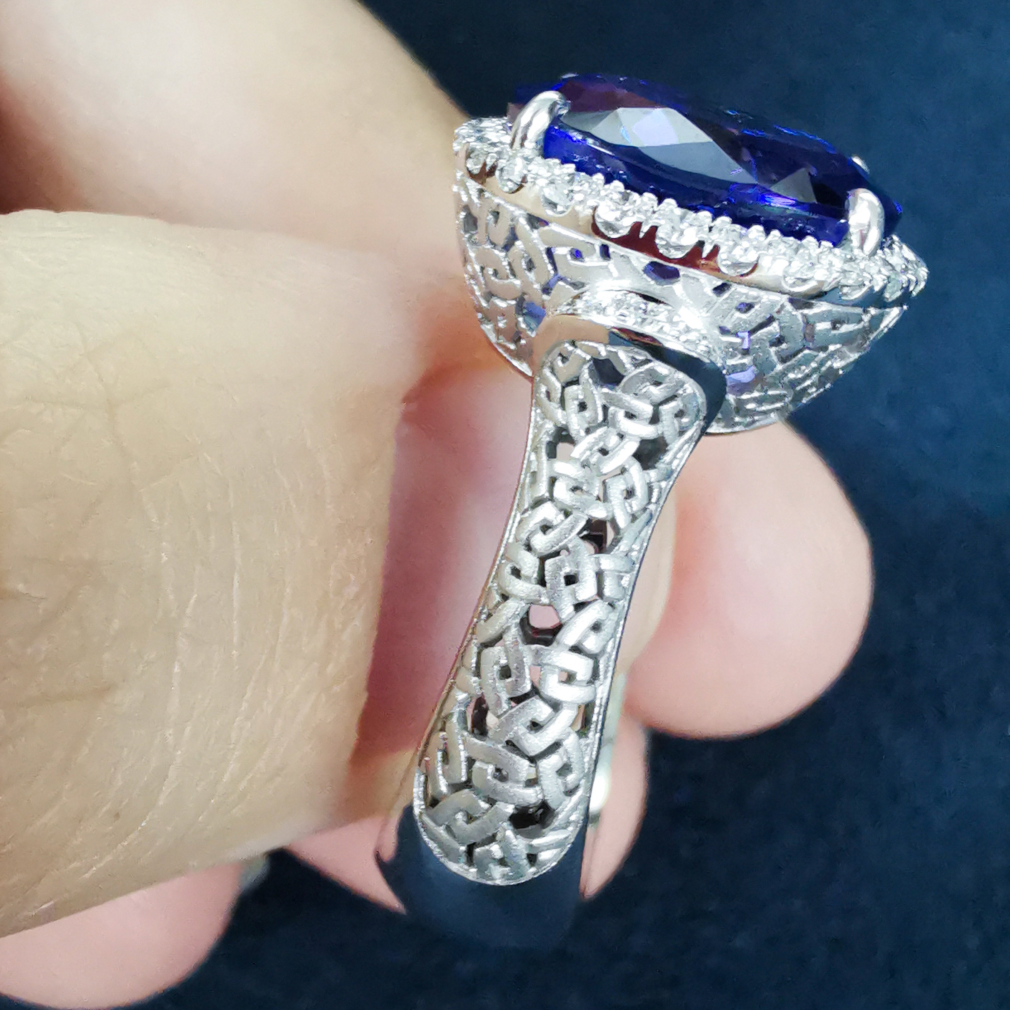 Tanzanite, Diamonds 18K White Gold Ring, R 0144-11