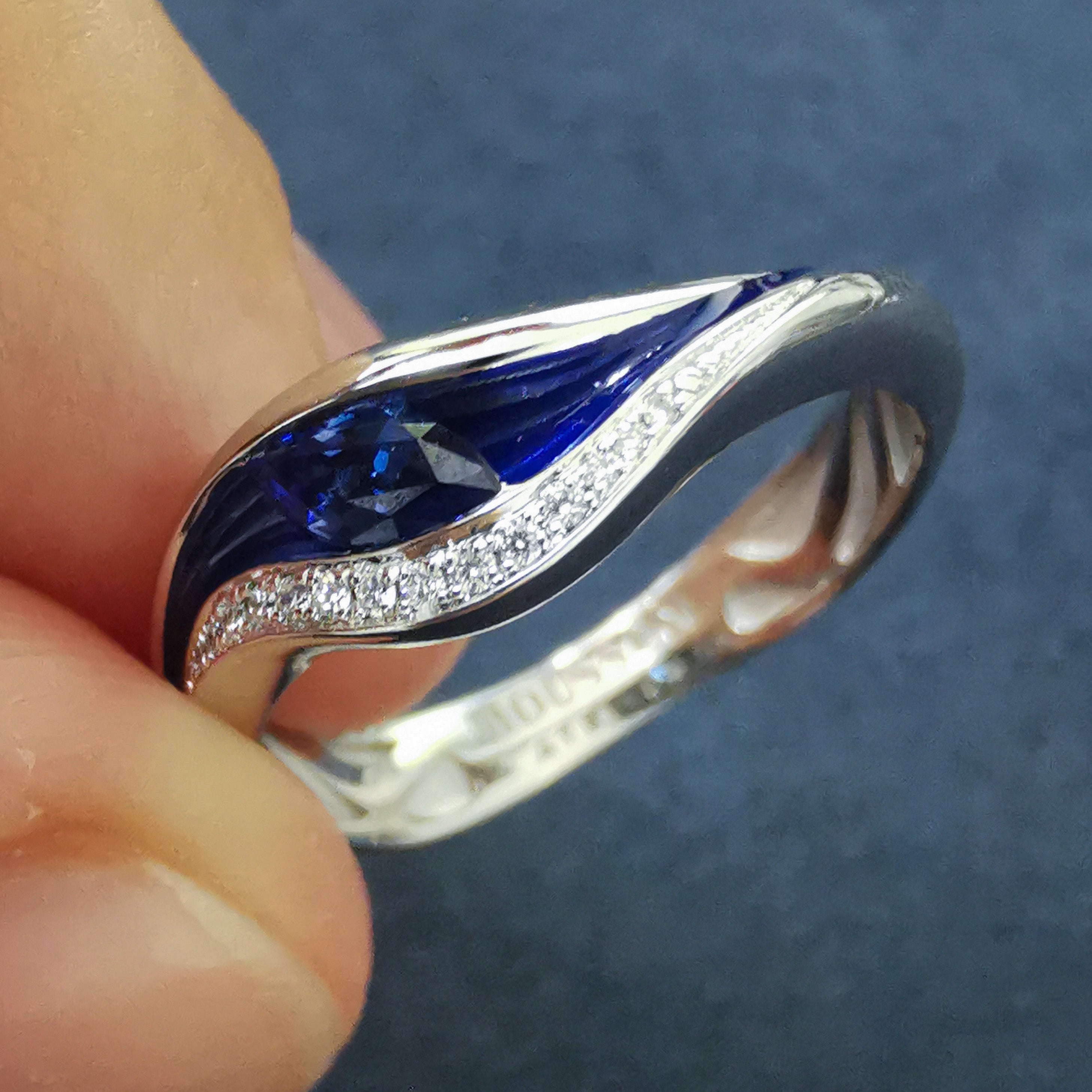 Enamel, Sapphire, Diamonds 18K White Gold Ring, R 0123-8