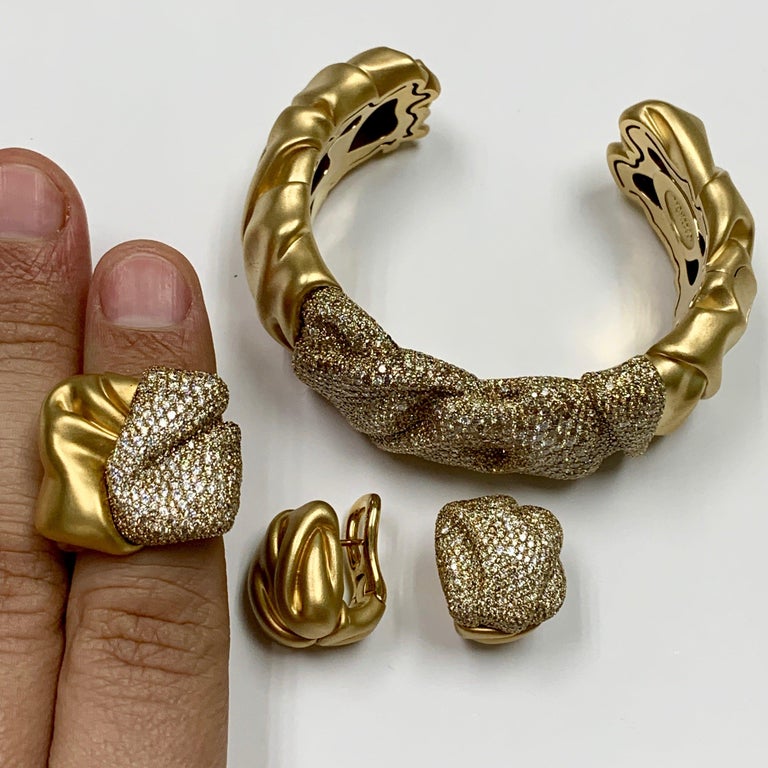 White and Champagne Diamonds 18K Yellow Gold Bracelet, Br 0132-0