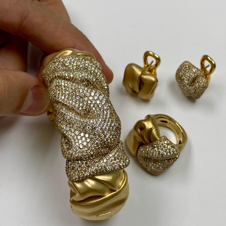 White and Champagne Diamonds 18K Yellow Gold Bracelet, Br 0132-0