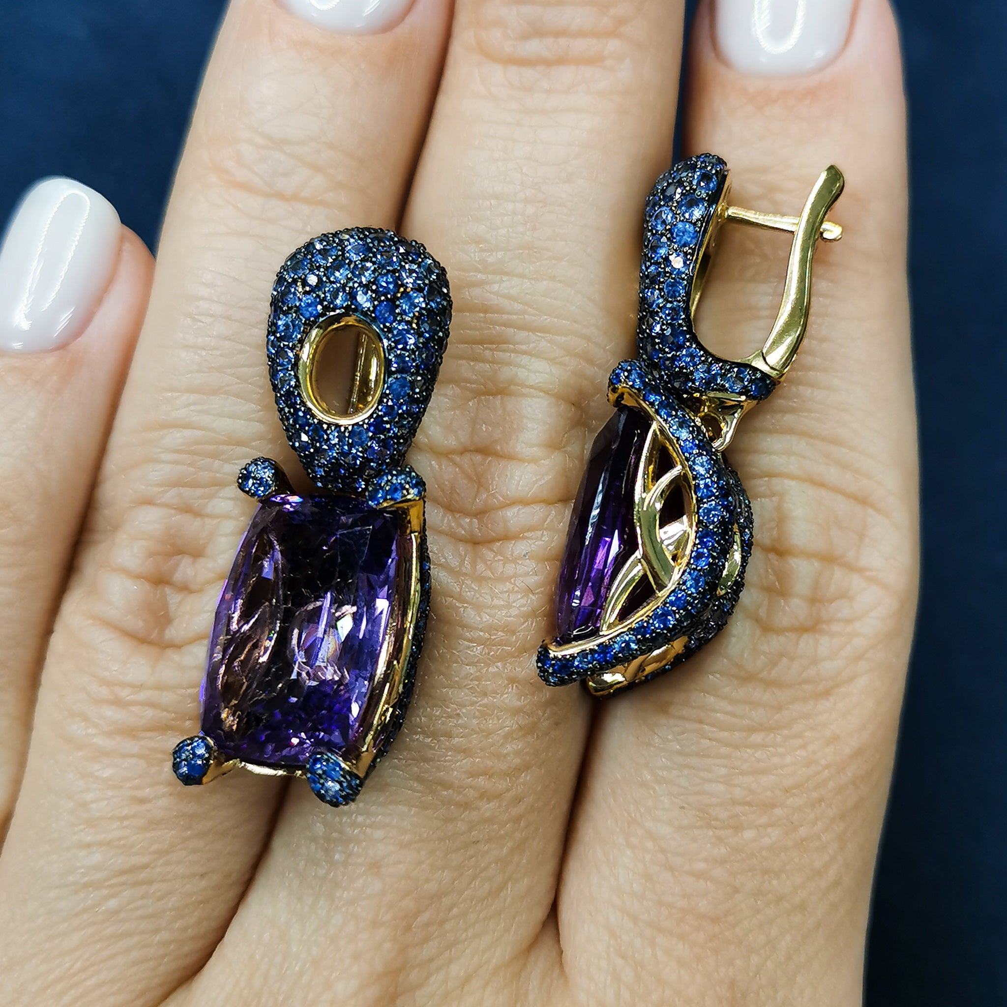 Amethyst, Sapphires 18K Yellow Gold Earrings, E 0049-1