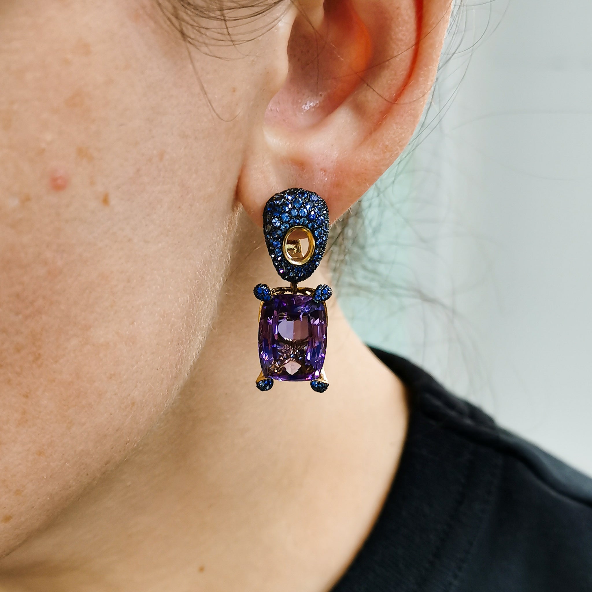 Amethyst, Sapphires 18K Yellow Gold Earrings, E 0049-1