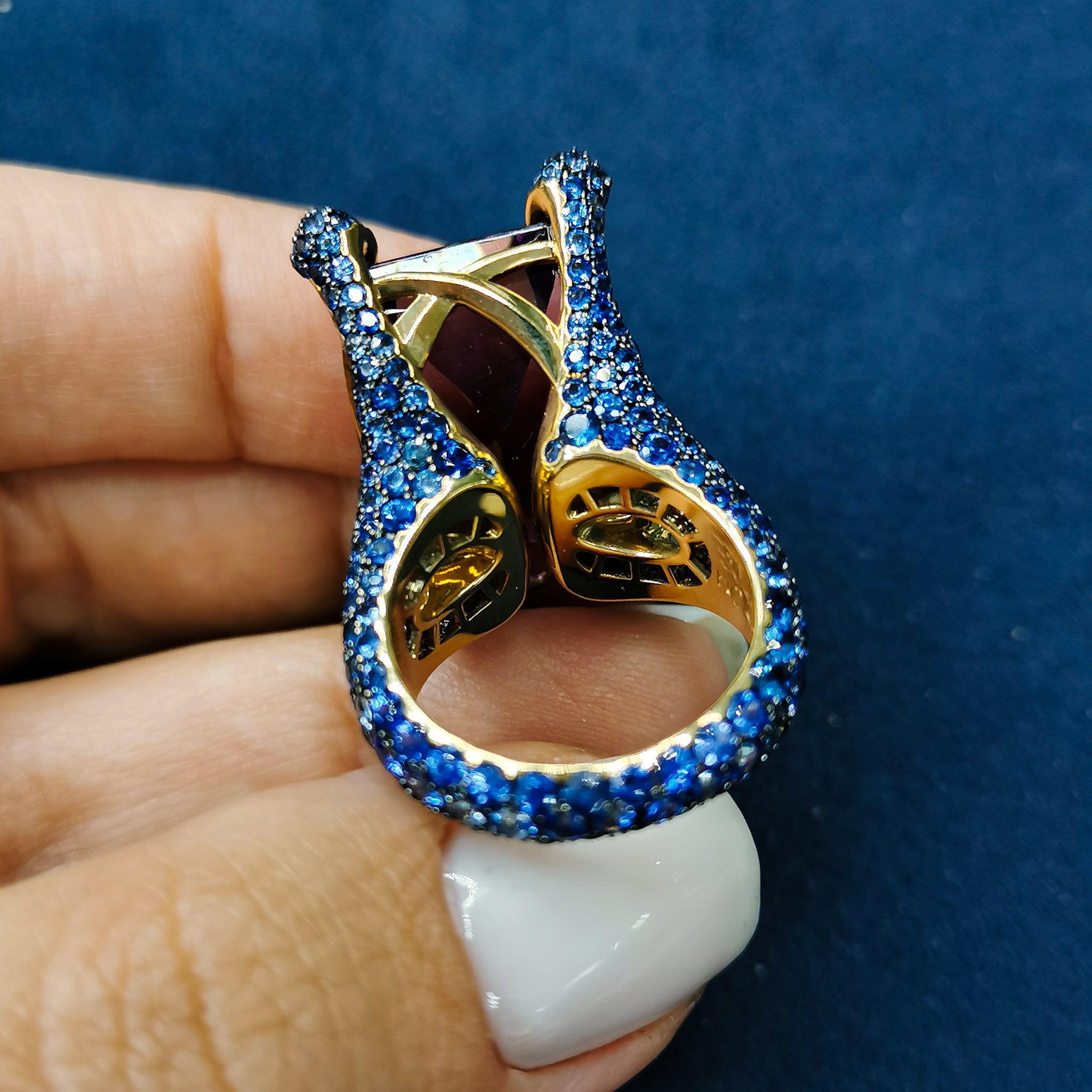 Amethyst, Sapphires 18K Yellow Gold Ring, R 0049-0